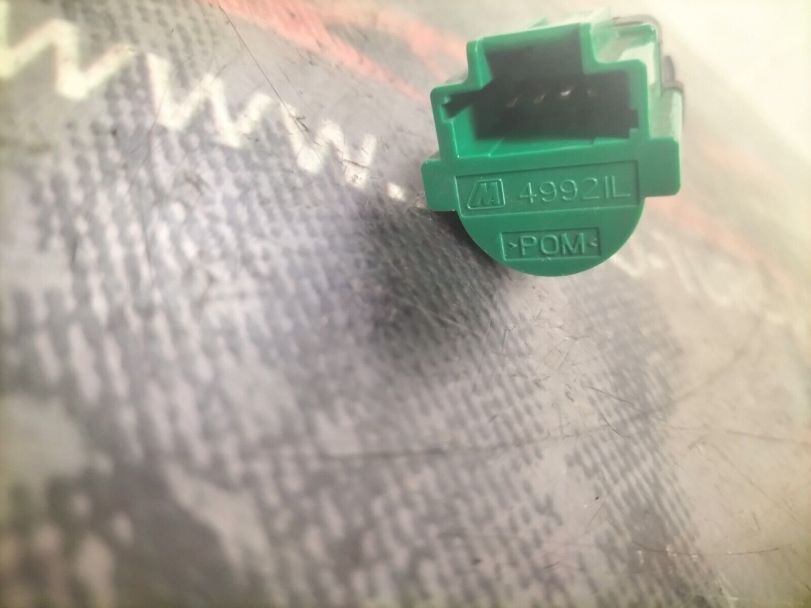 INTERUPTEUR DES  FEUX STOP CITROEN DS3 1.6 THP 156 CH 9670430580