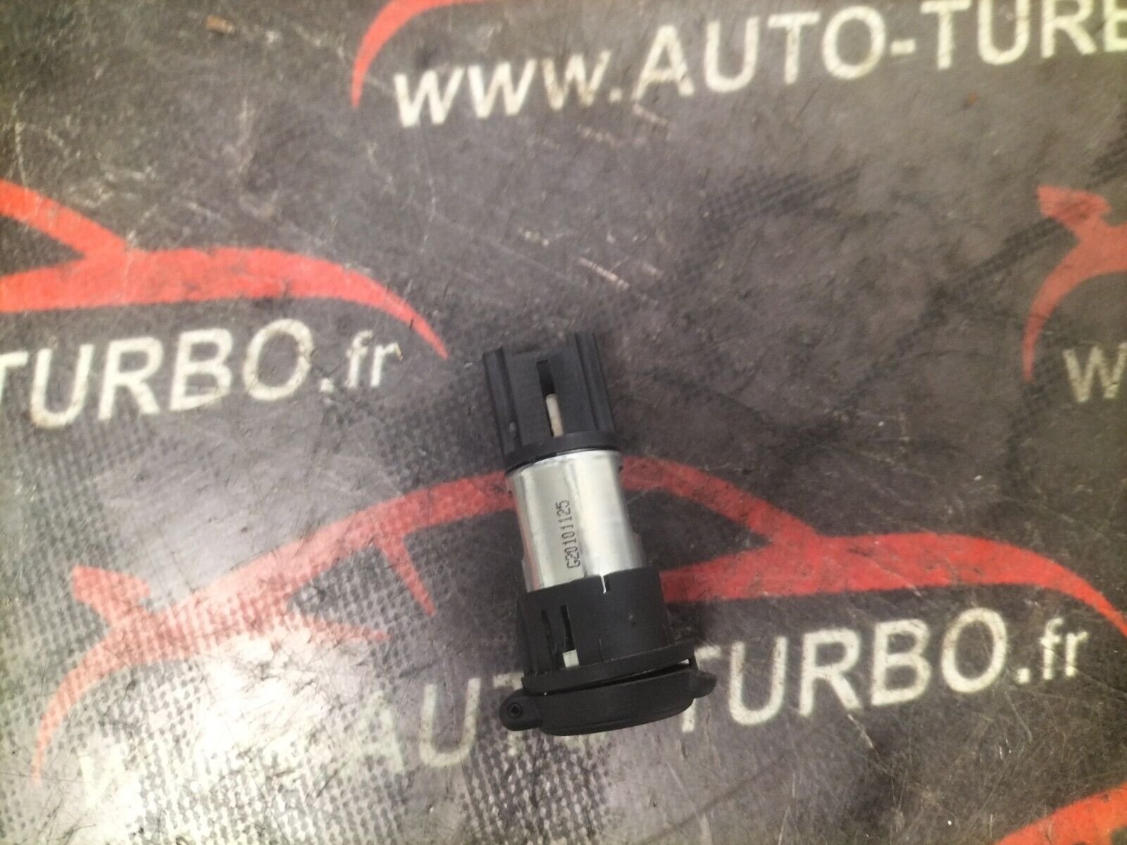 PRISE ALLUME CIGARE CITROEN DS3 1.6 THP 156 CH 9665277677