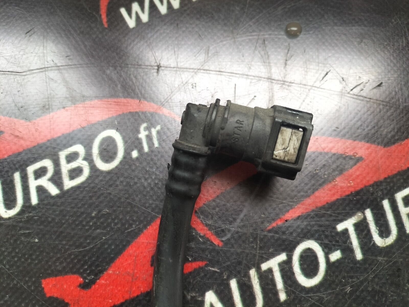 TUYAU  ALIMENTATION GASOIL  PEUGEOT CITROEN  1.6 HDI