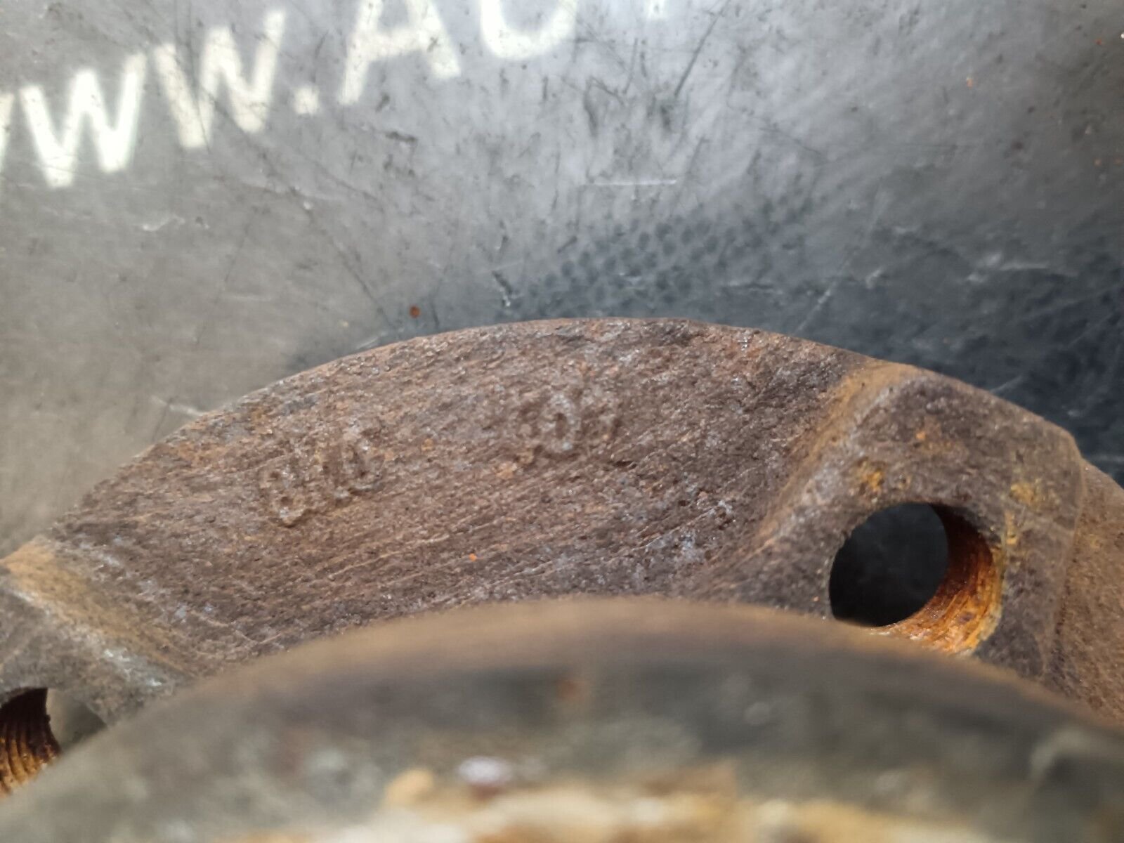 MOYEAU ARRIERE GAUCHE AUDI A5 3L TDI 8K0401615B