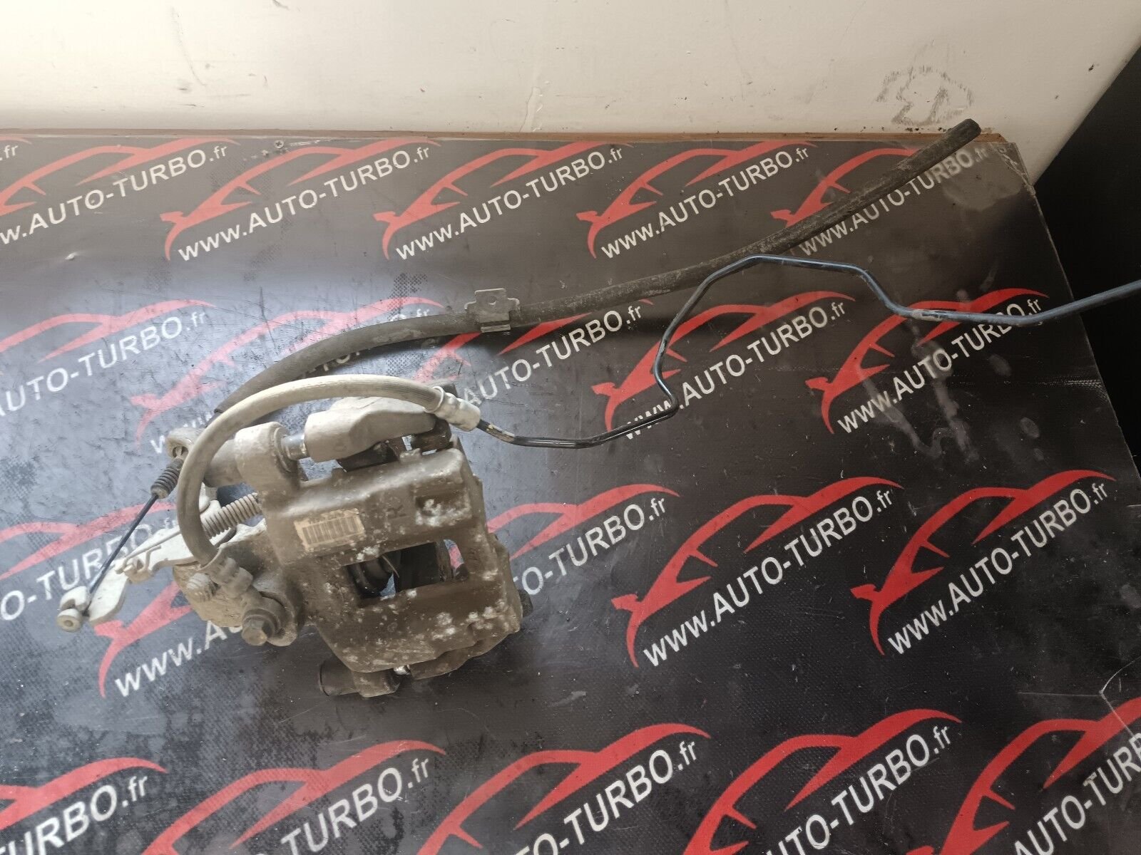 ETRIER DE FREIN ARRIERE DROITE PEUGEOT 308 II 967074058A