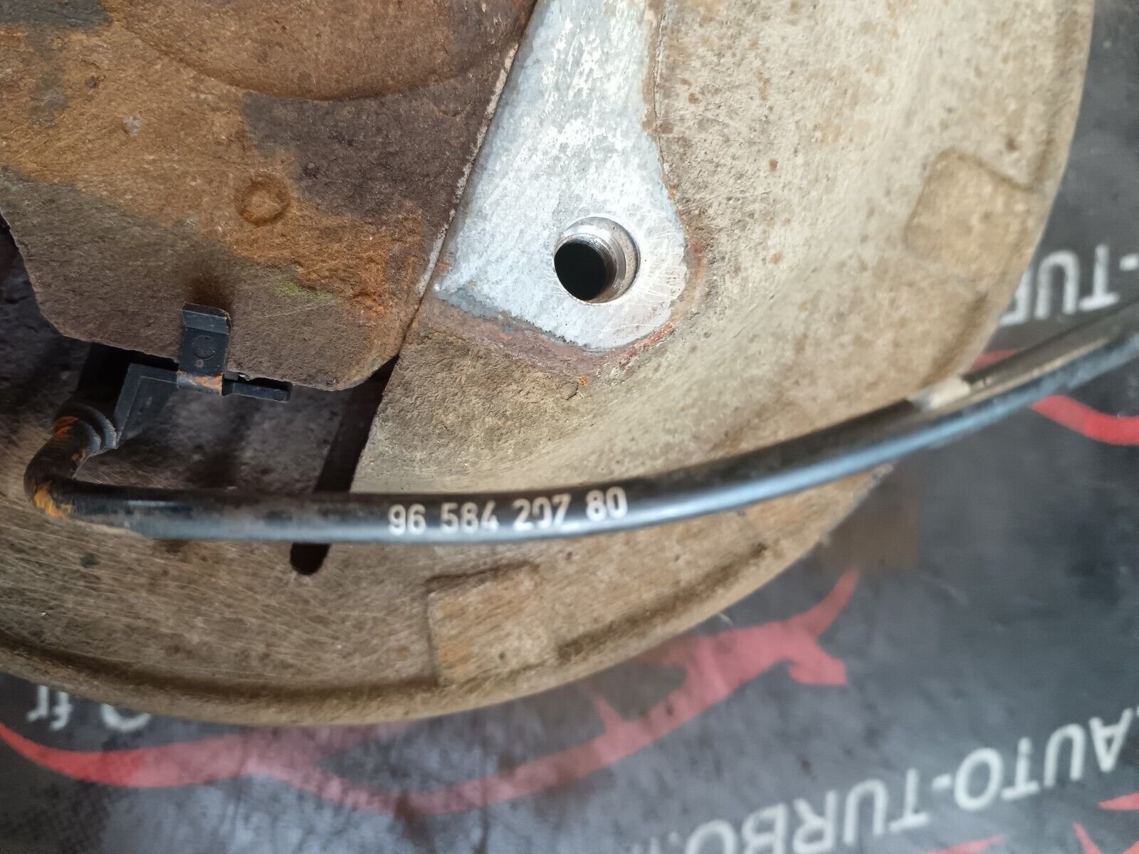 FUSEE ARRIERE GAUCHE CITROEN C4 1.6 HDI