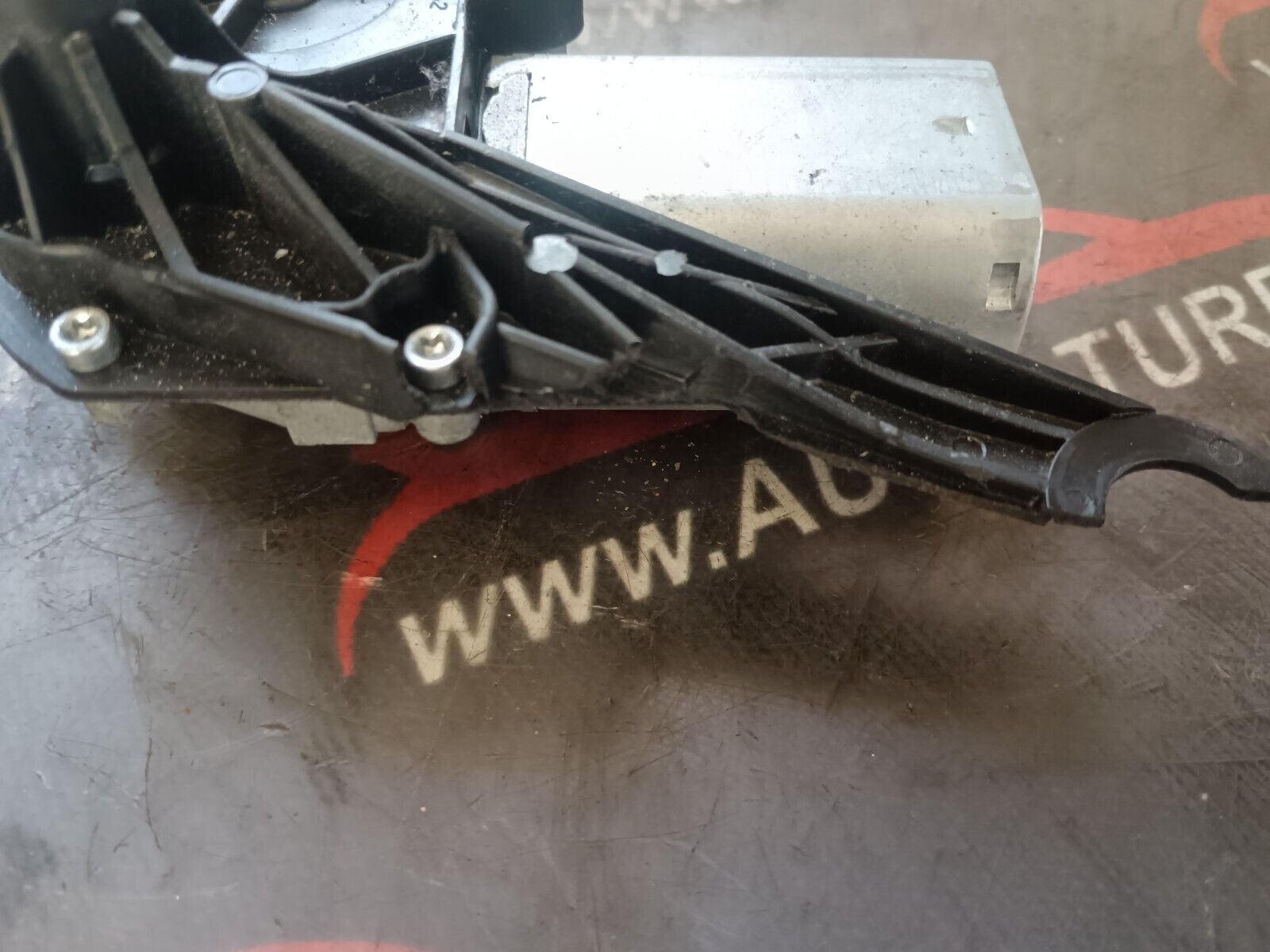 MOTEUR ESSUIE GLACES ARRIERE PEUGEOT 307 9637158780 PATTES CASSES