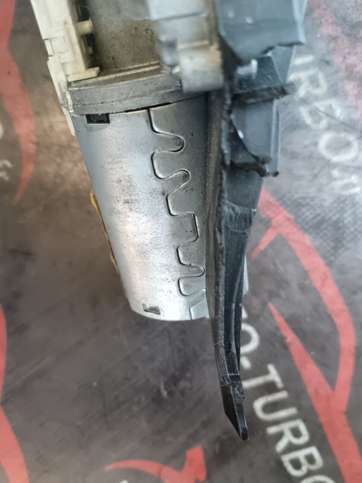 MOTEUR ESSUIE GLACES ARRIERE PEUGEOT 307 9637158780 PATTES CASSES