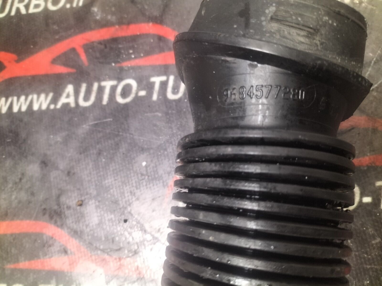 TUYAU  ADMISSION TURBO PEUGEOT CITROEN 9684577280