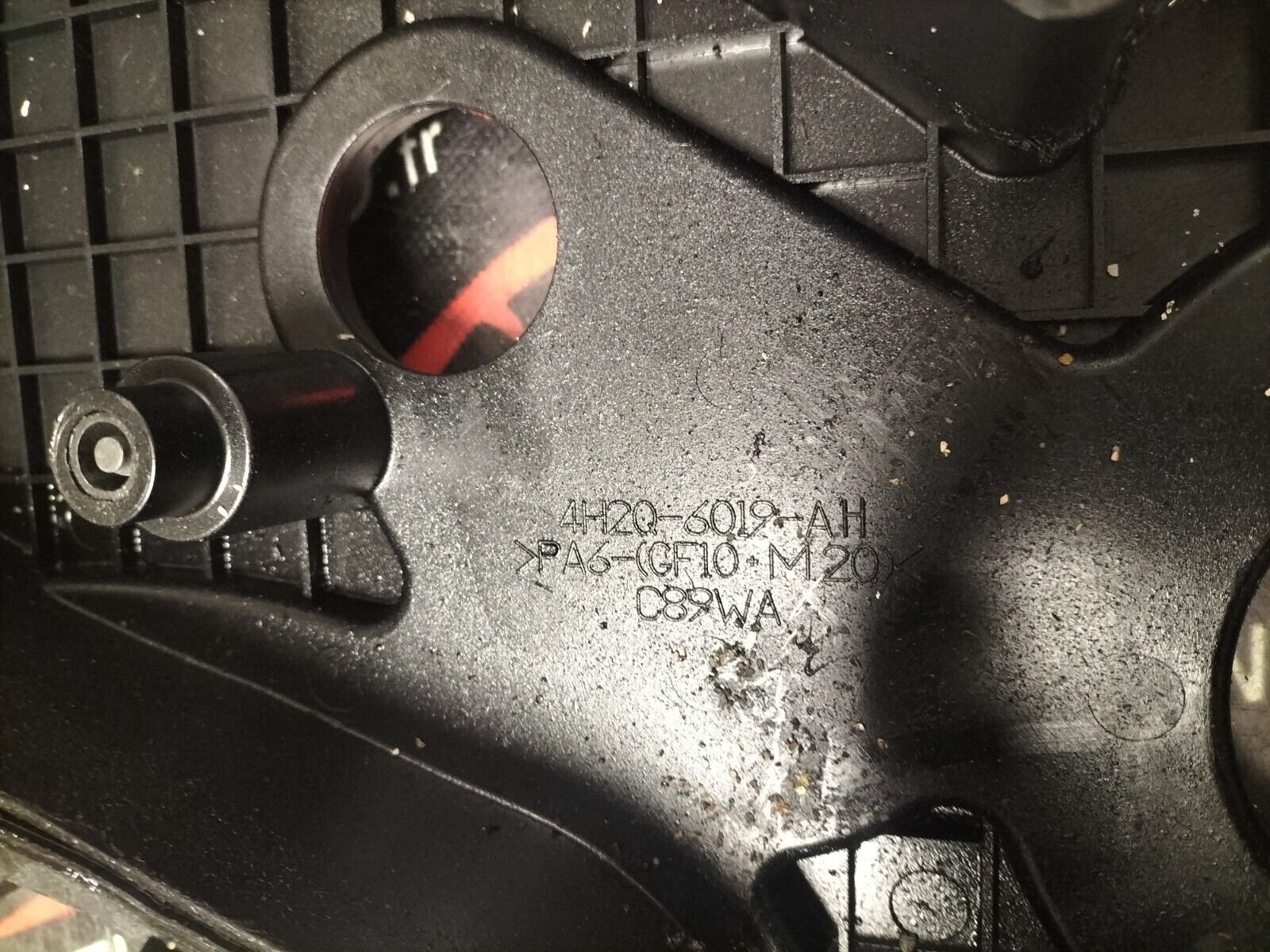 COUVERCLE CACHE DISTRIBUTION LAND ROVER 4H2Q6019AH