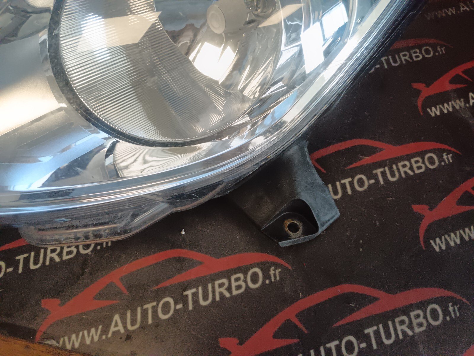 PHARE AVANT GAUCHE CITROEN DS3 9673815180-00