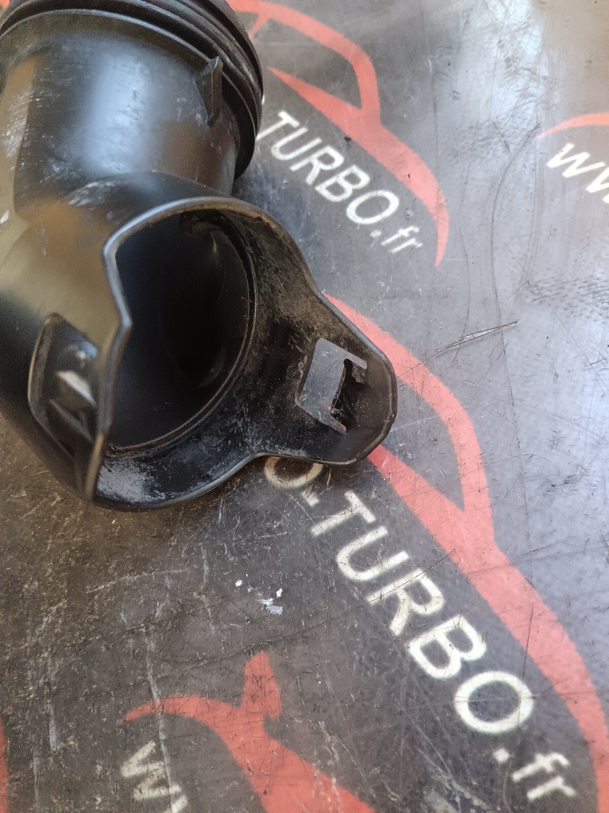 DURITE FILTRE A AIR   CITROEN DS3 1.6 THP 156 CH  9656238280