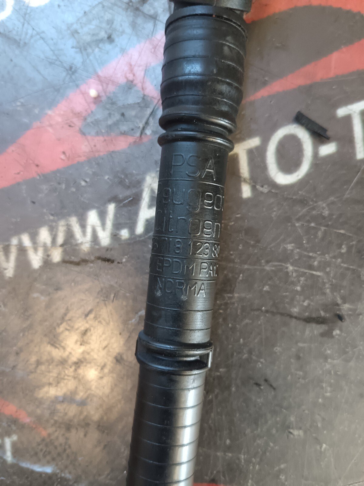 TUYEAU DE REFROIDISSEMENT CITROEN DS3 1.6 THP 156 CH 9671812380