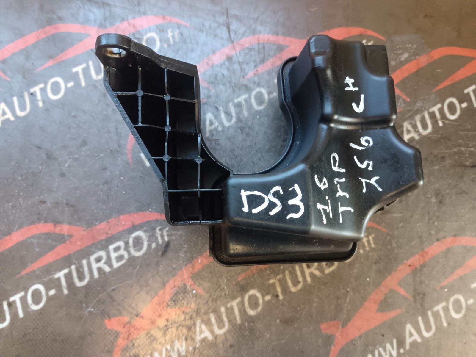 RESERVOIR A VIDE  CITROEN DS3 1.6 THP 156 CH V756091680