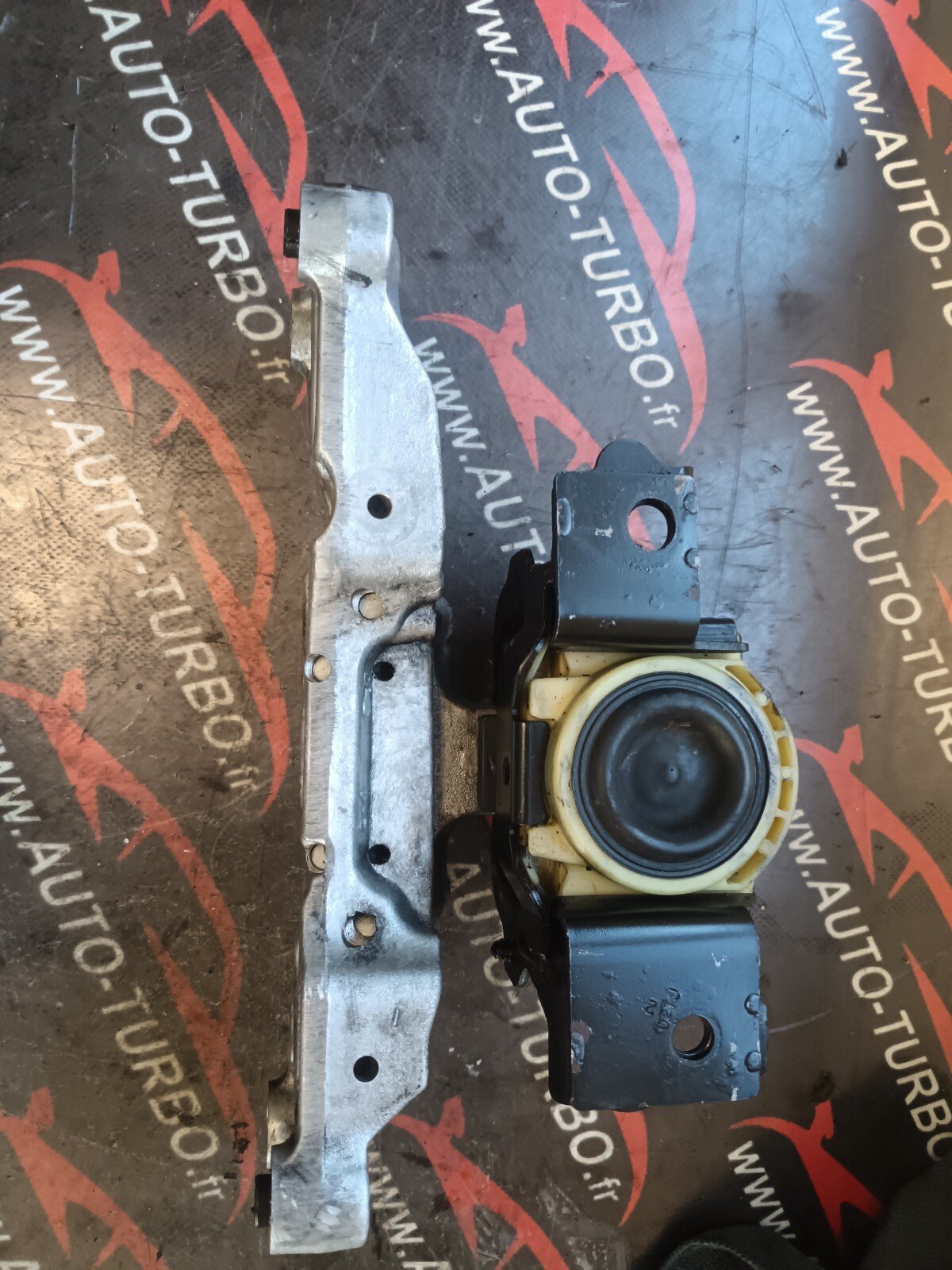 SUPPORT MOTEUR  DROITE  CITROEN DS3 1.6 THP 156 CH 9680138380