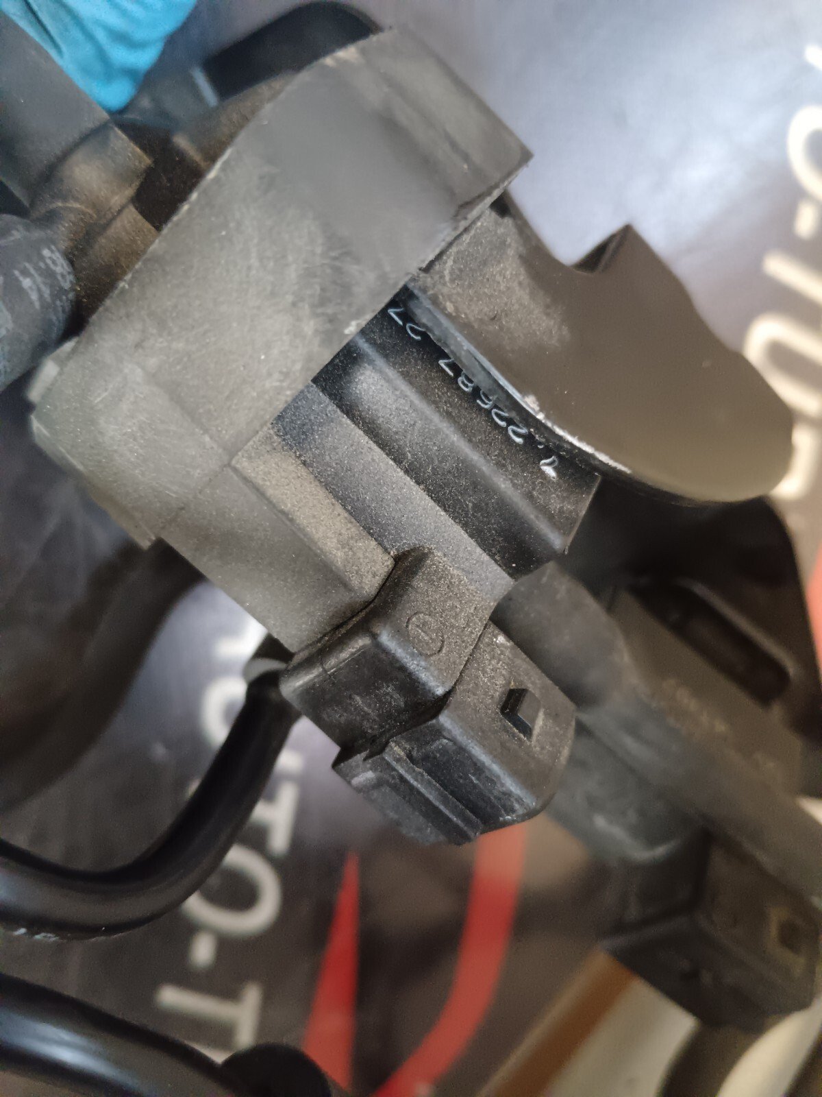 SYSTEME DE VIDE ELECTROVANNES RANGE ROVER SPORT 3.0 TDV6 306DT 70243600