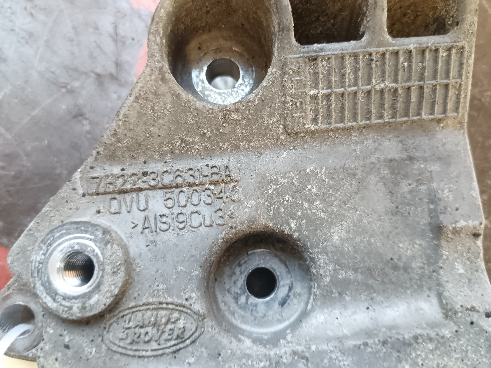 SUPPORTE POMPE DE DIRECTION    RANGE ROVER SPORT 3.0 TDV6 306DT 7H223C631BA