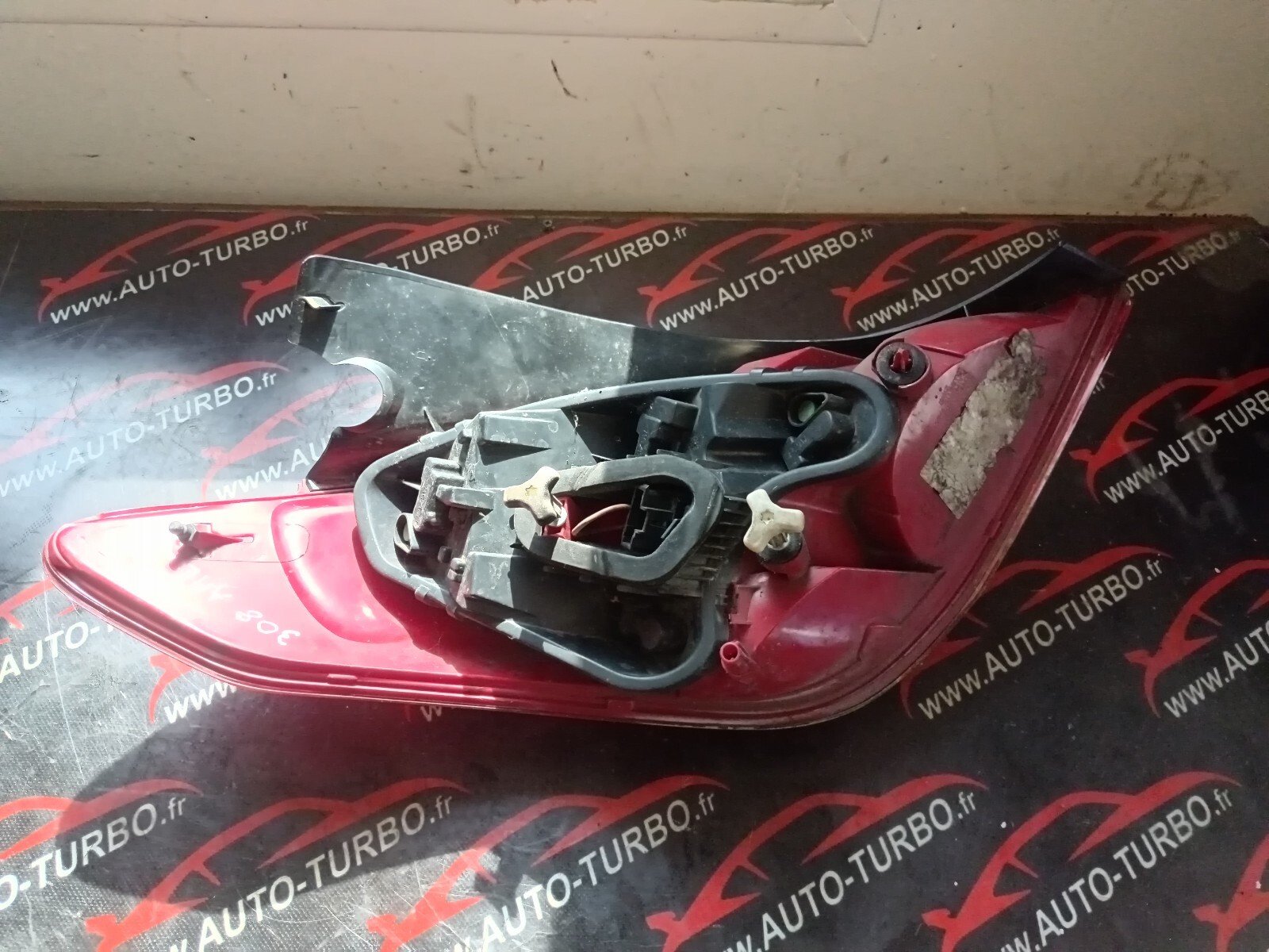 PHARE ARRIERE DROITE    PEUGEOT 308 I 9680425680