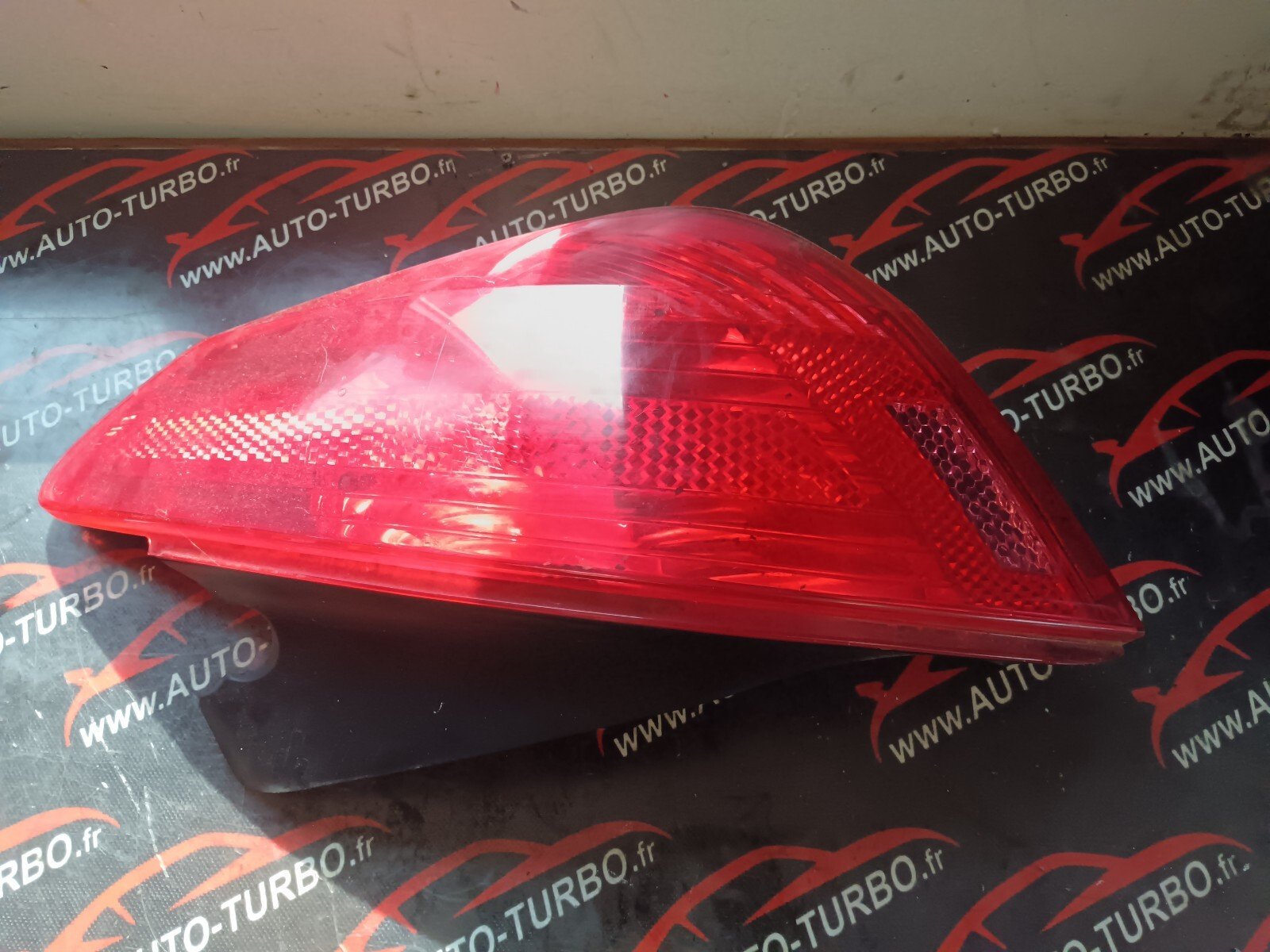 PHARE ARRIERE DROITE    PEUGEOT 308 I 9680425680