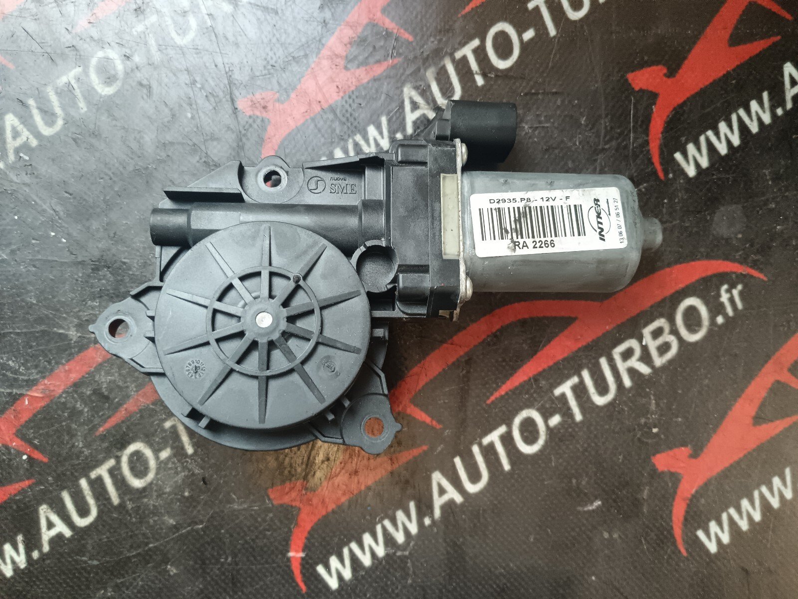 MOTEUR LEVE VITRE AVANT DROITE    ALFA ROMEO 159 2.4 JTD TI D2935.P8