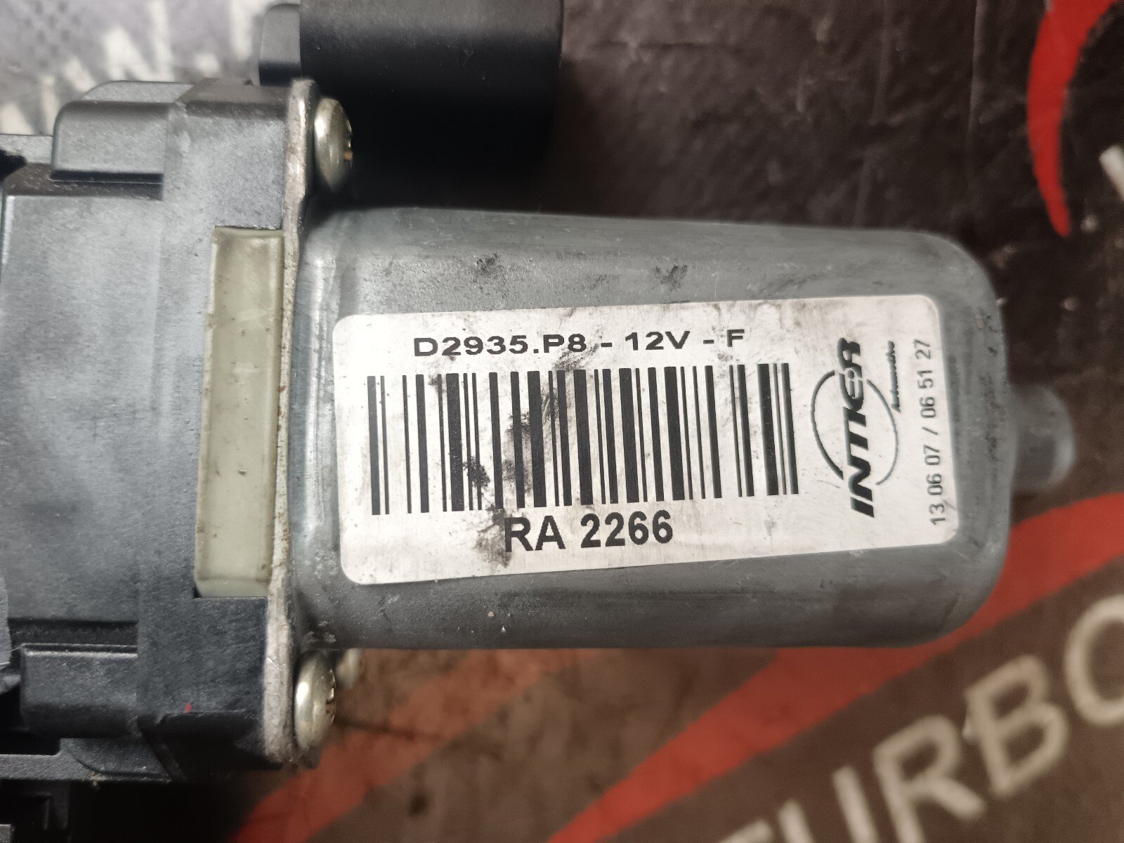 MOTEUR LEVE VITRE AVANT DROITE    ALFA ROMEO 159 2.4 JTD TI D2935.P8