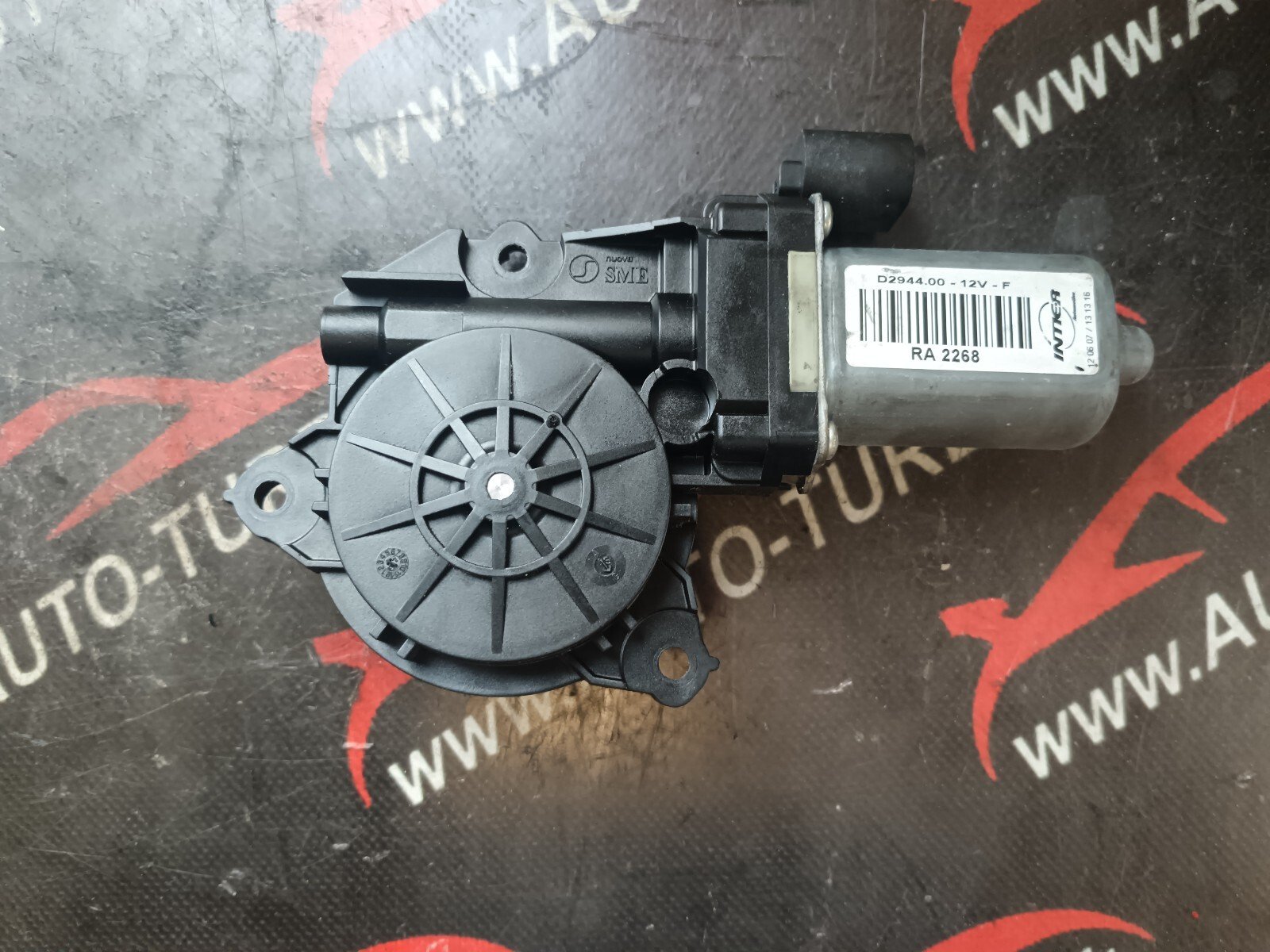 MOTEUR LEVE VITRE ARRIERE GAUCHE     ALFA ROMEO 159 2.4 JTD TI D2944.00