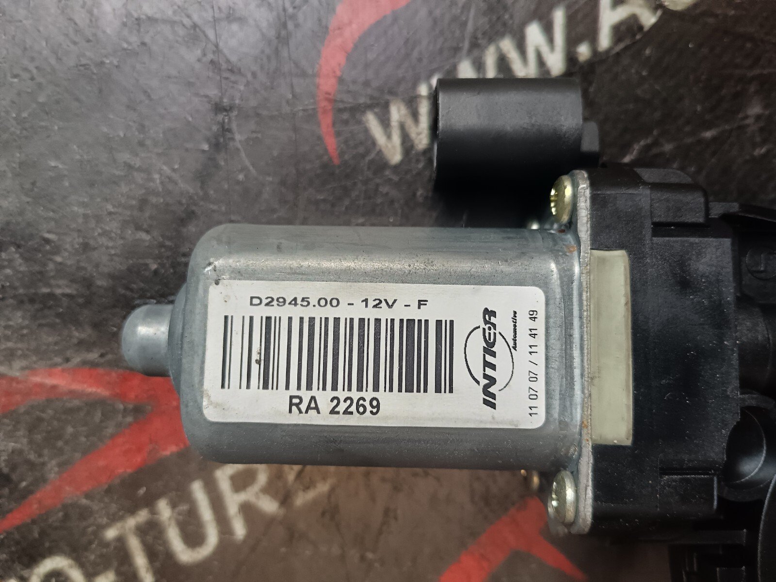 MOTEUR LEVE VITRE ARRIERE DROITE     ALFA ROMEO 159 2.4 JTD TI D2945.00