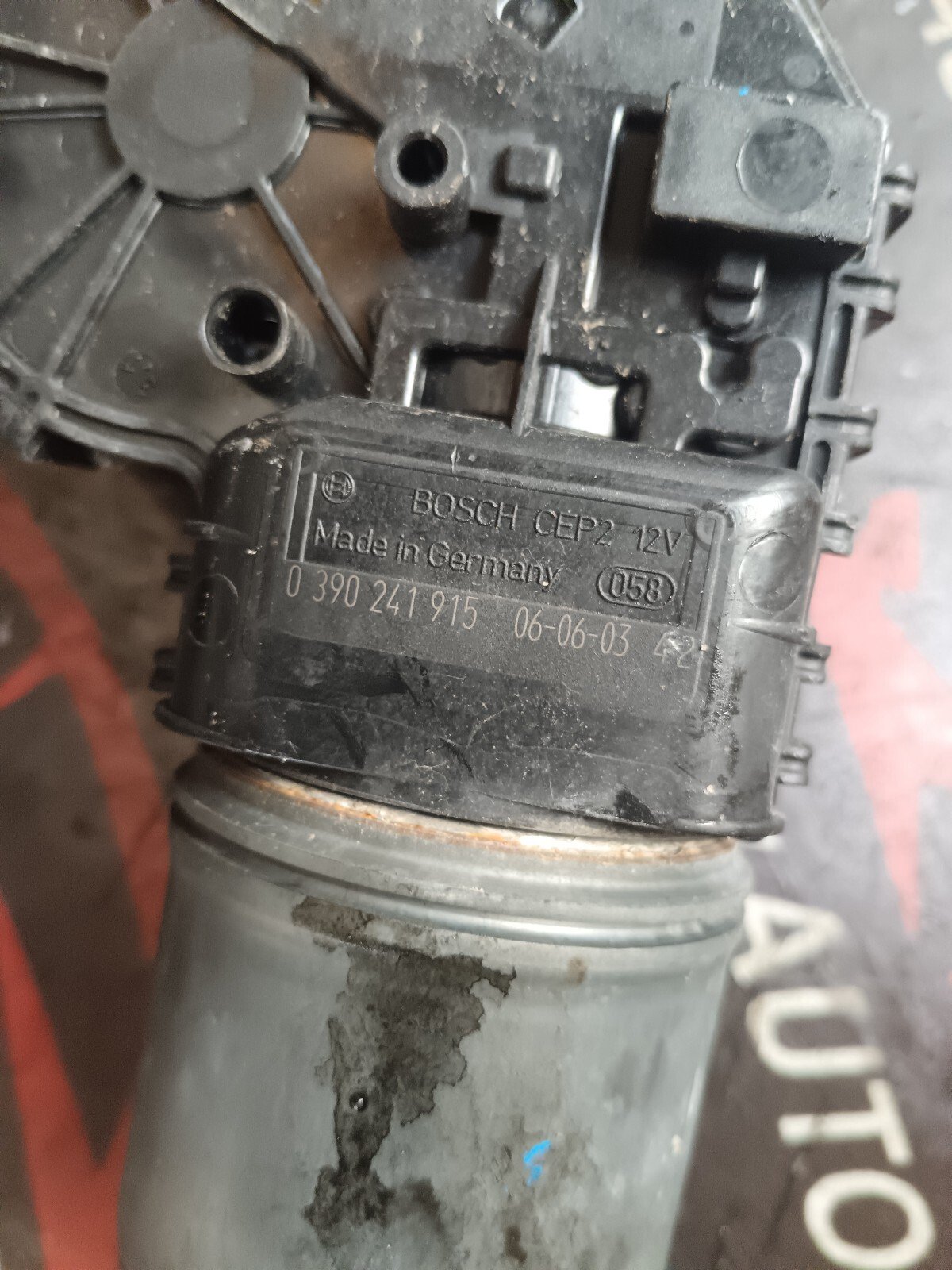 MOTEUR ESSUIE GLACE AVANT    ALFA ROMEO 159 2.4 JTD TI 0390241915