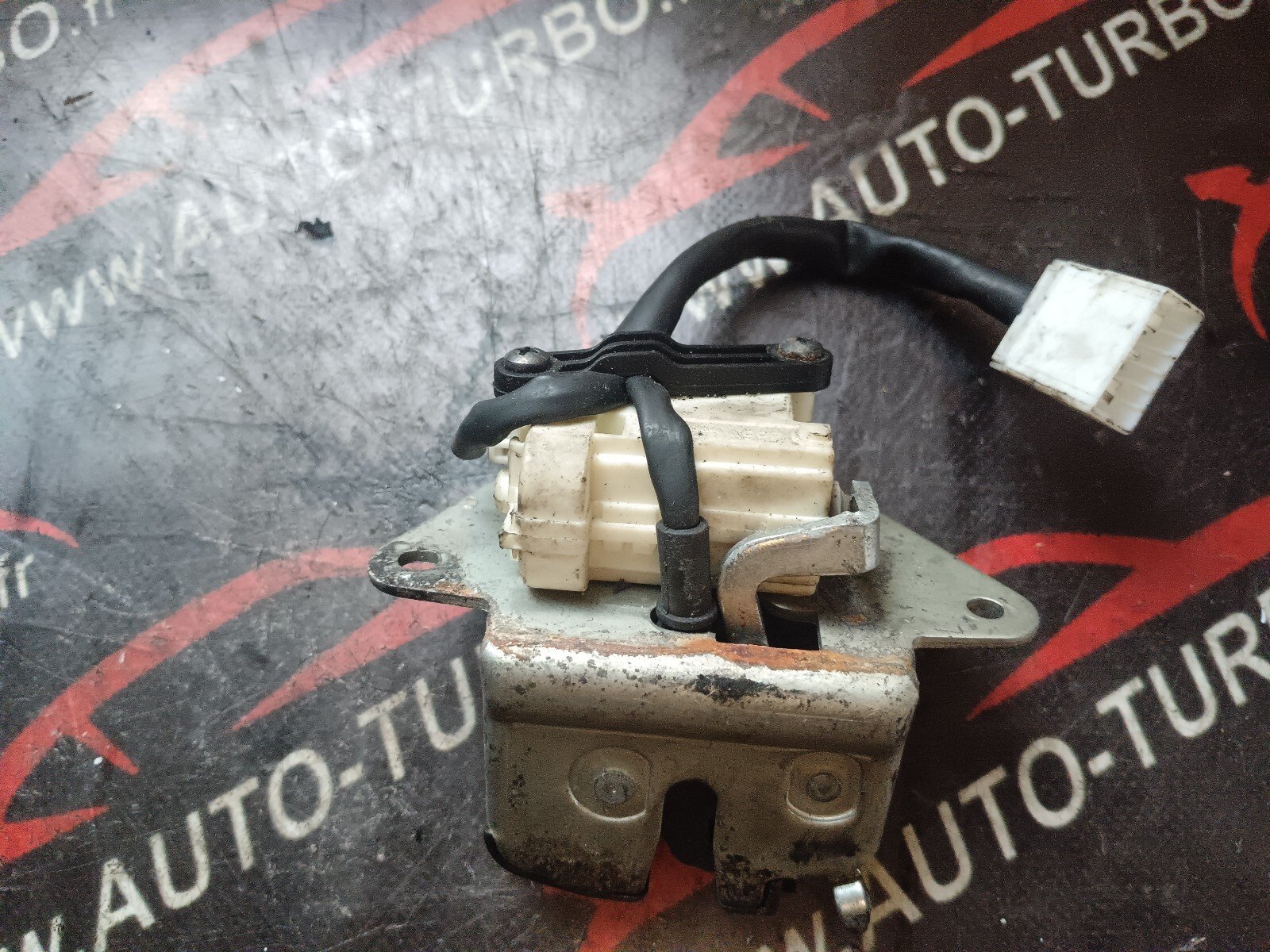 SERRURE DE COFFRE    ALFA ROMEO 159 2.4 JTD TI A997