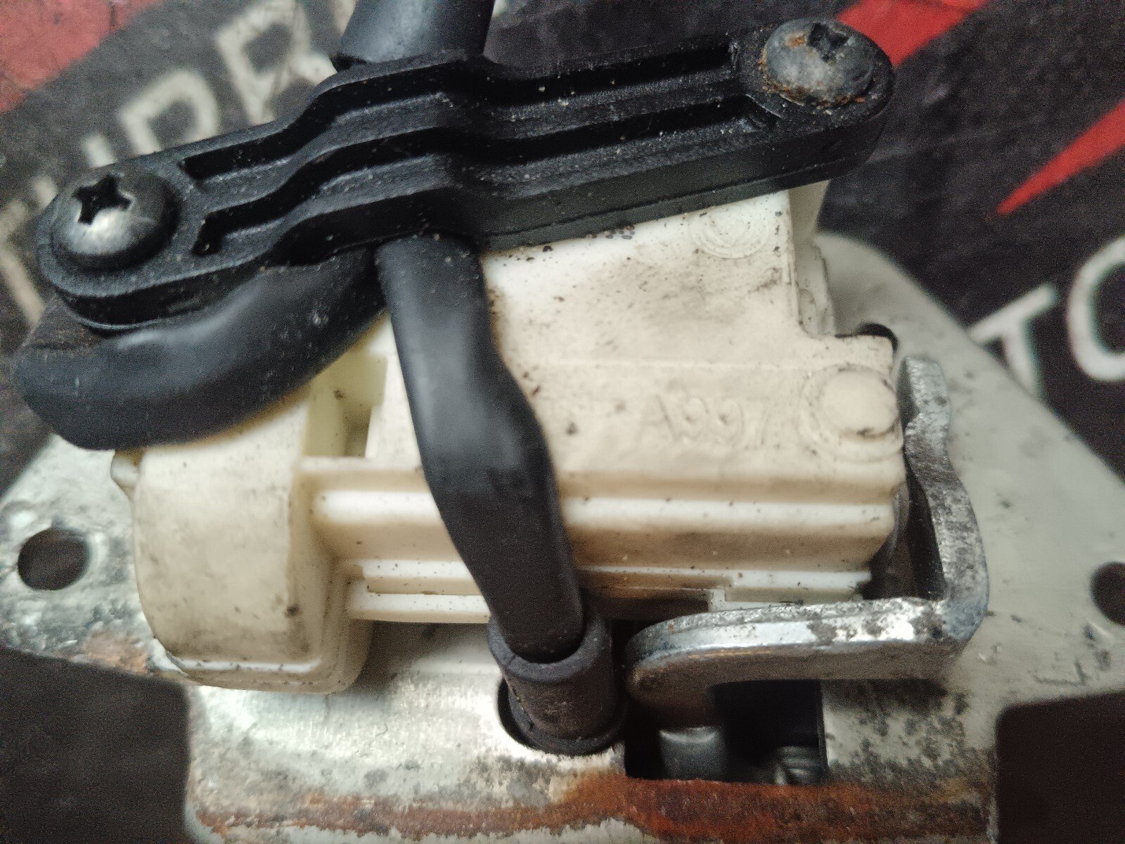 SERRURE DE COFFRE    ALFA ROMEO 159 2.4 JTD TI A997