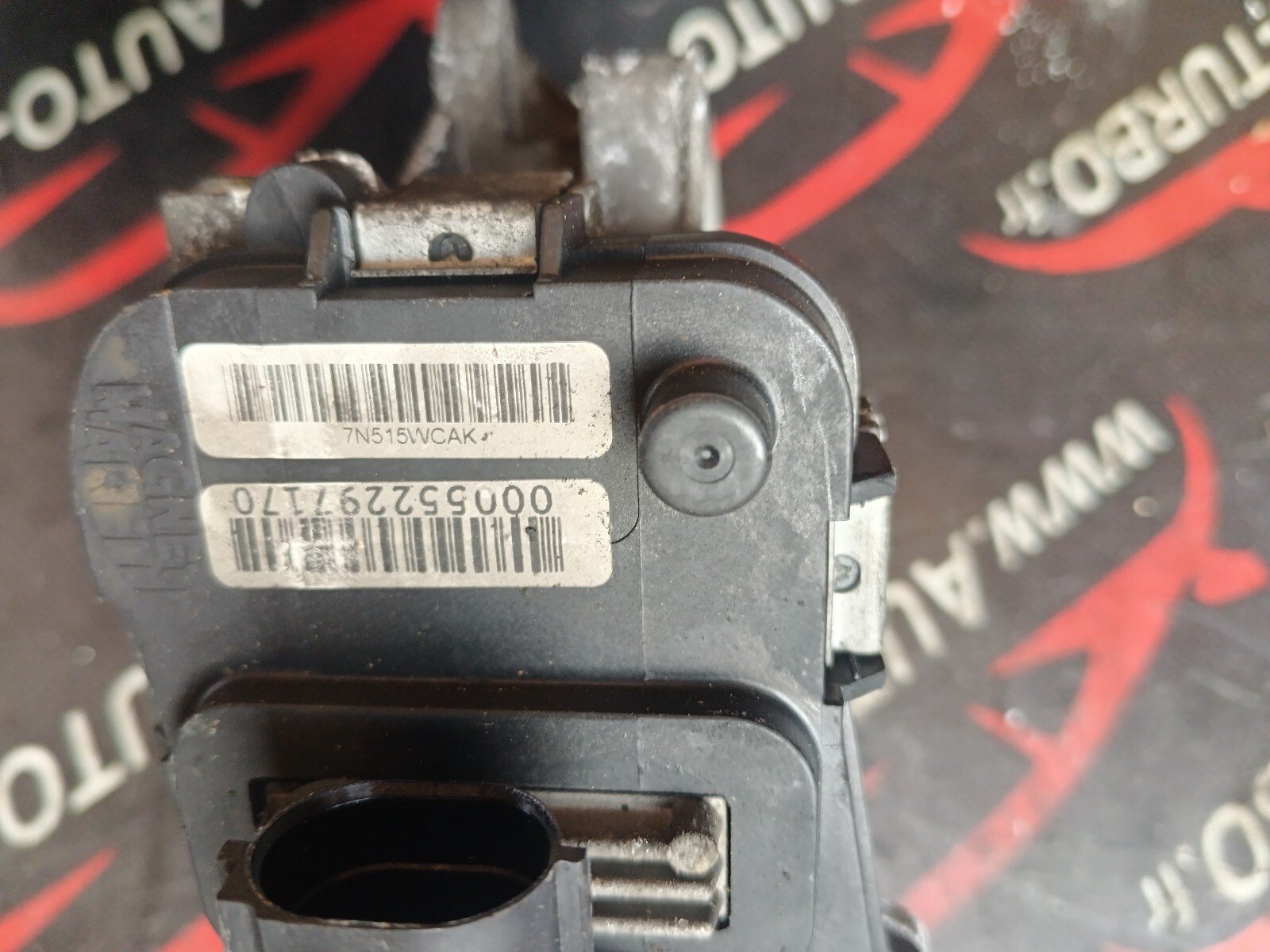 BOITIER PAPILLON  ALFA ROMEO 159 2.4 JTD TI 55229467