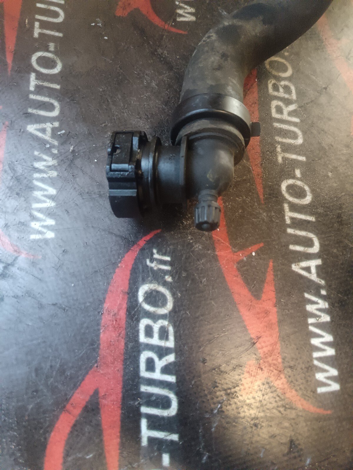 TUYEAU DE REFROIDISSEMENT PEUGEOT 308 I 1.6 HDI 90 CH