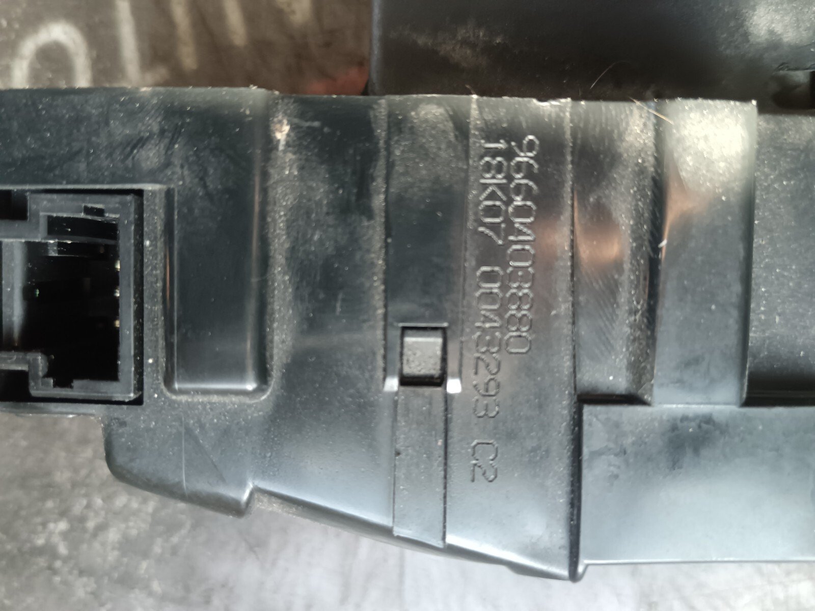 SERRURE DE COFFRE   PEUGEOT 308 I 9660403880