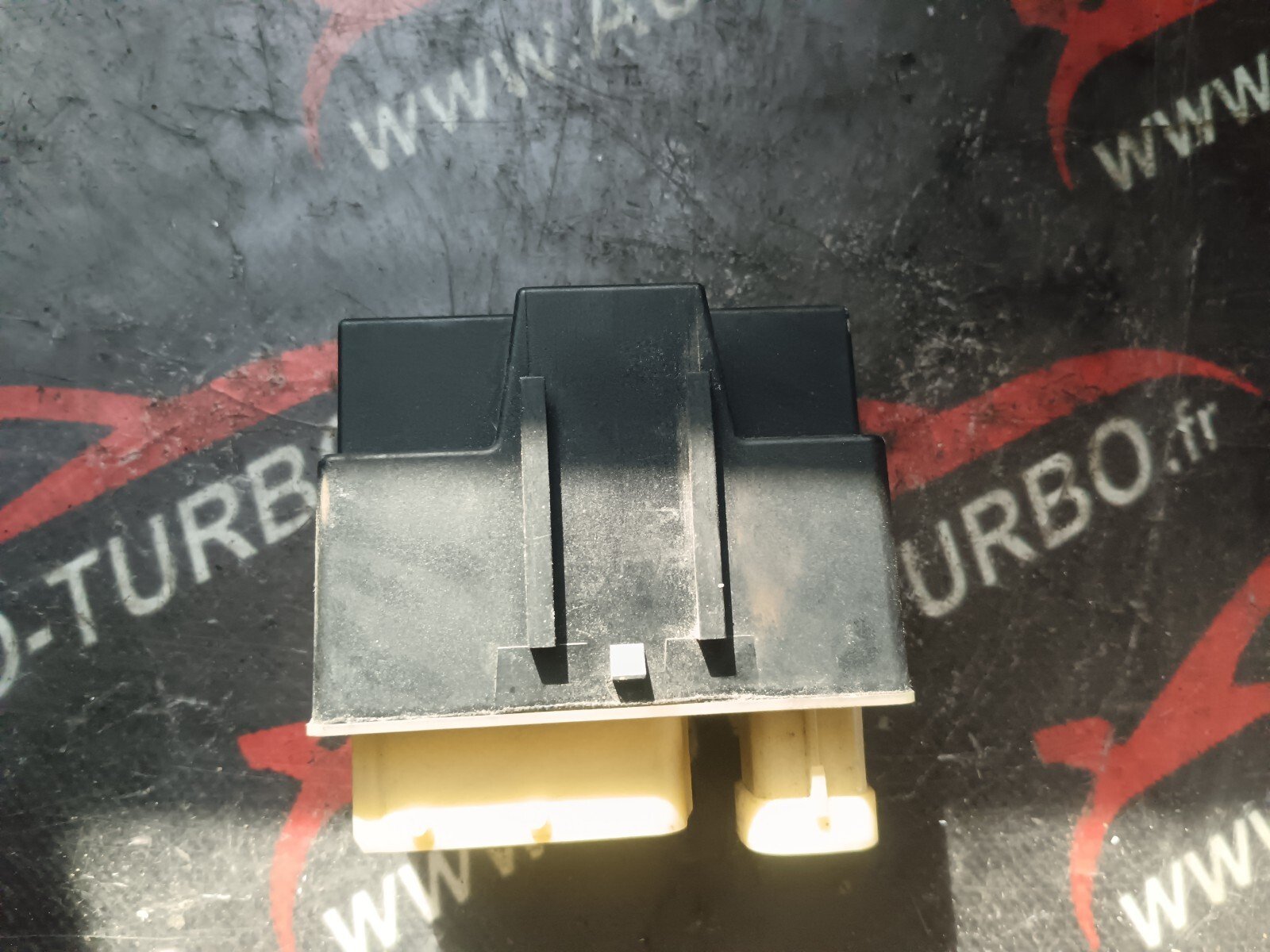 BOITIER PRECHAUFFAGE  PEUGEOT 308 I 1.6 HDI 90 CH 9662570880