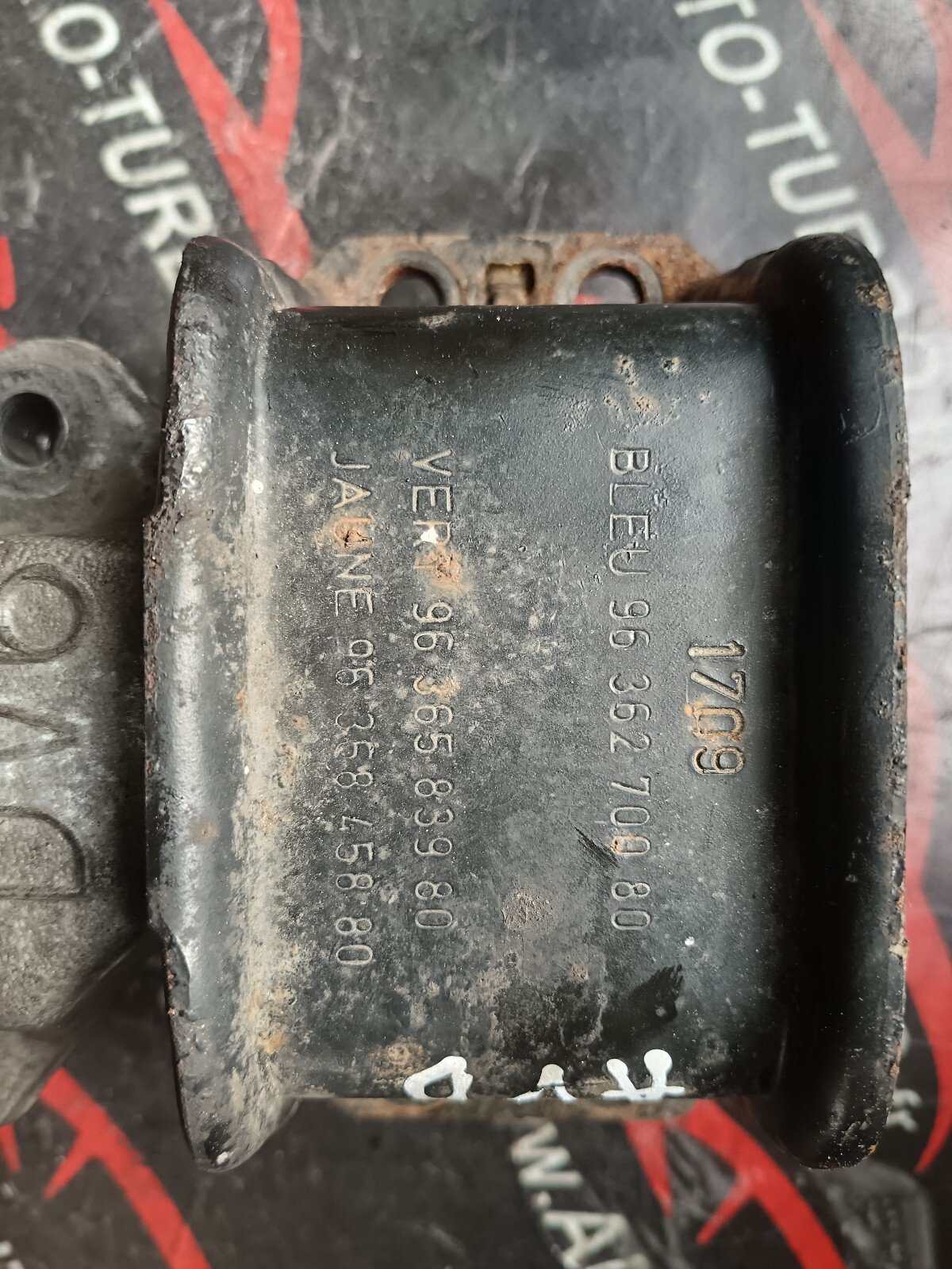 SUPPORT MOTEUR DROITE PEUGEOT 308 I 1.6 HDI 90 CH 9682026780