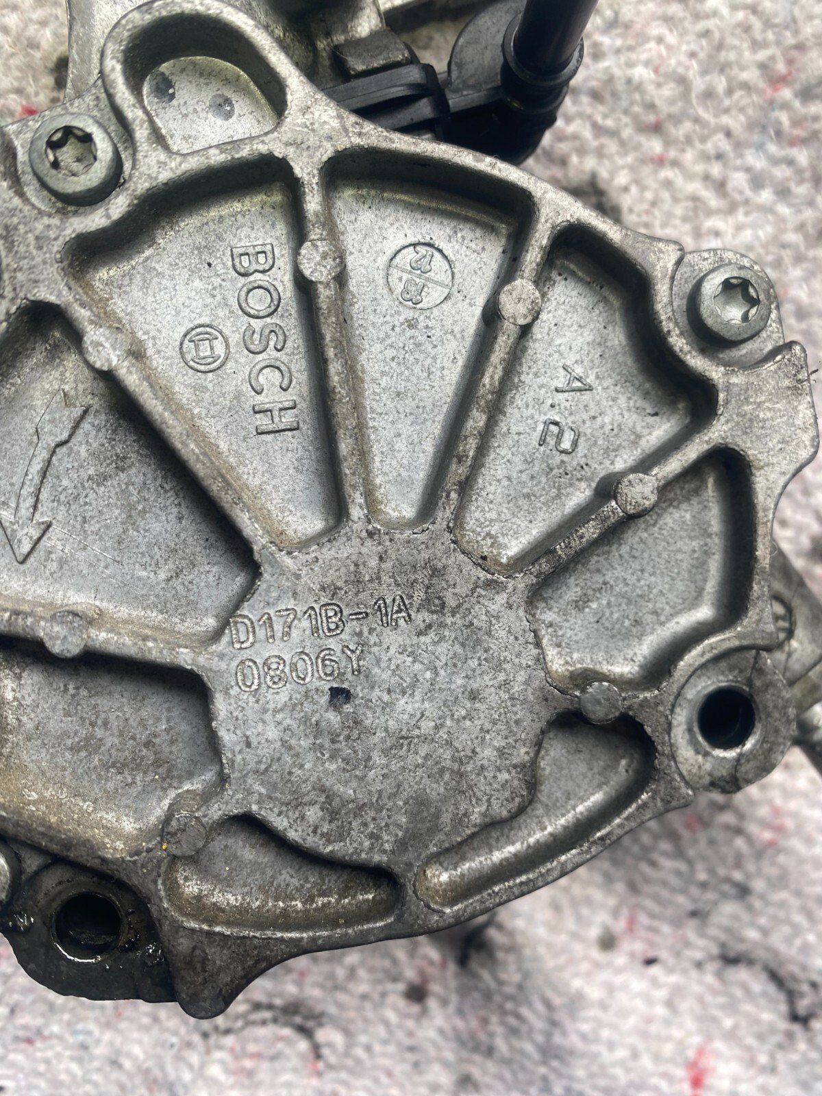 pompe à vide Land Rover EVOQUE  FA D171B1A BOSCH LR037627 diesel