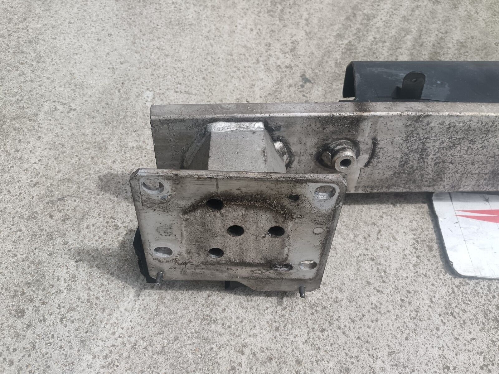 TRAVERS AVANT CITROEN C4 1.6VTI 90CH COUPE REFERENCE: 543576