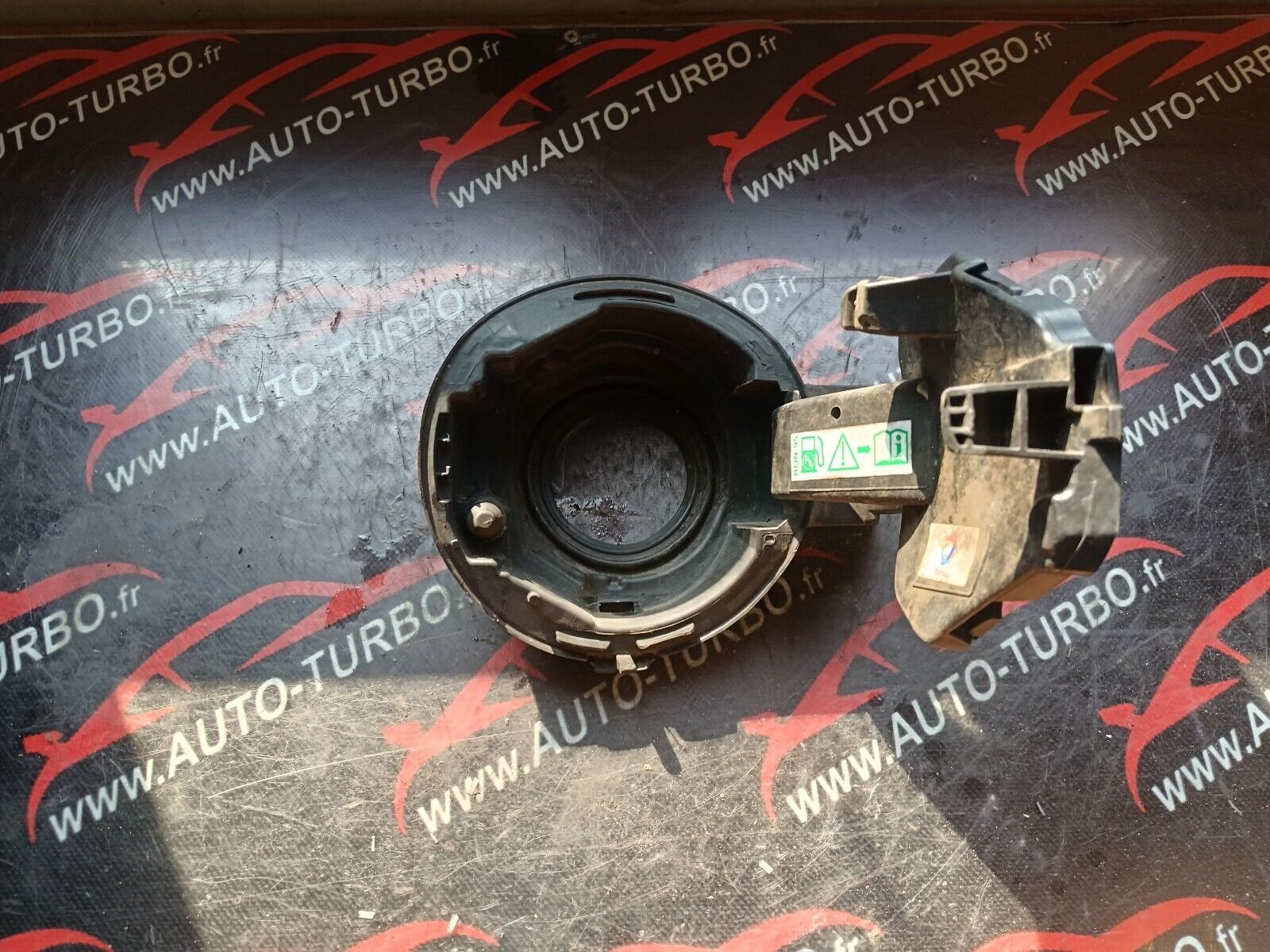 TRAPPE  CARBURANT PEUGEOT 308II