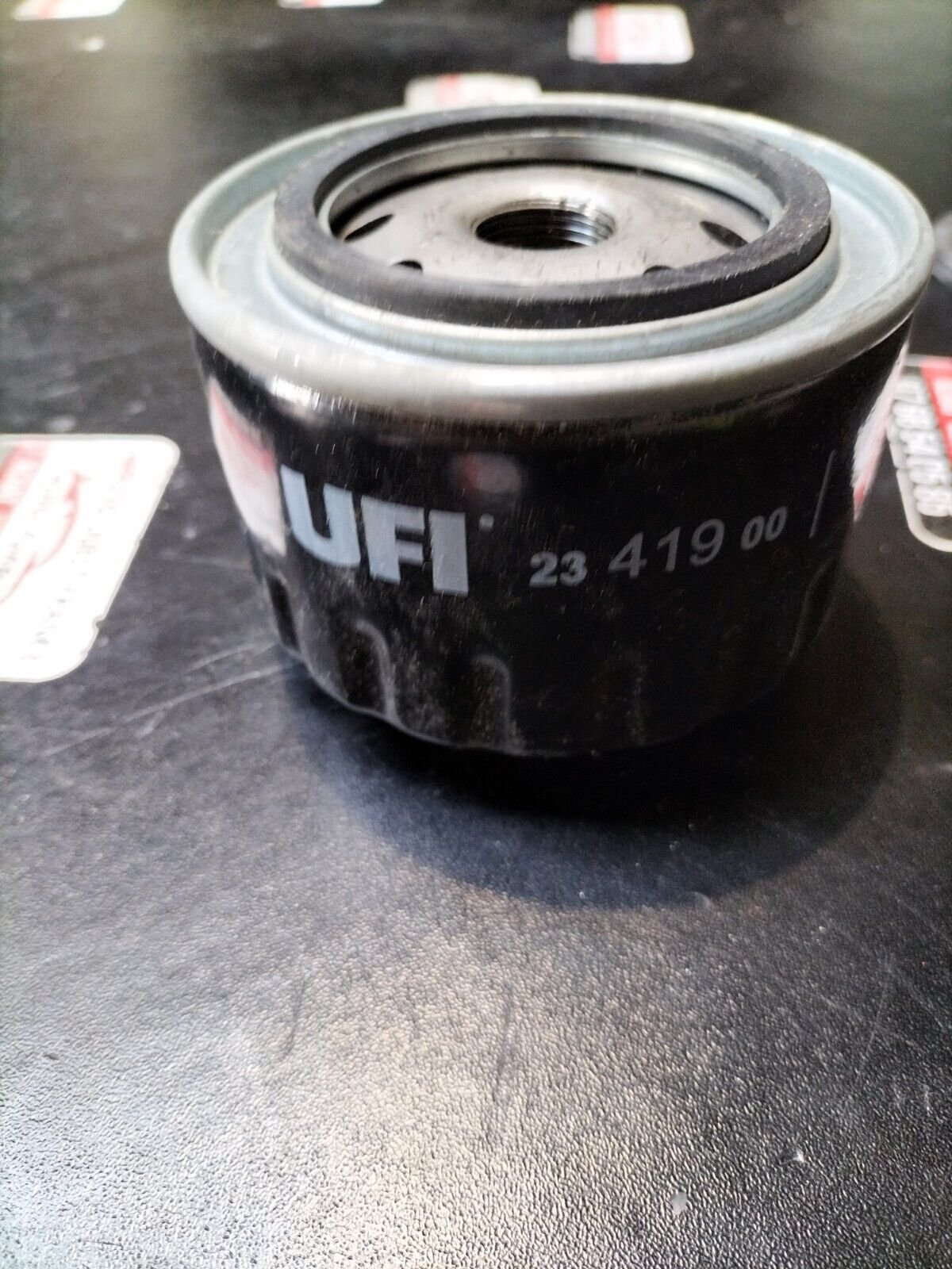 FILTRE A HUIL RENAULT KANGOO CLIO MITSUBISHI CARISMA UFI 2341900