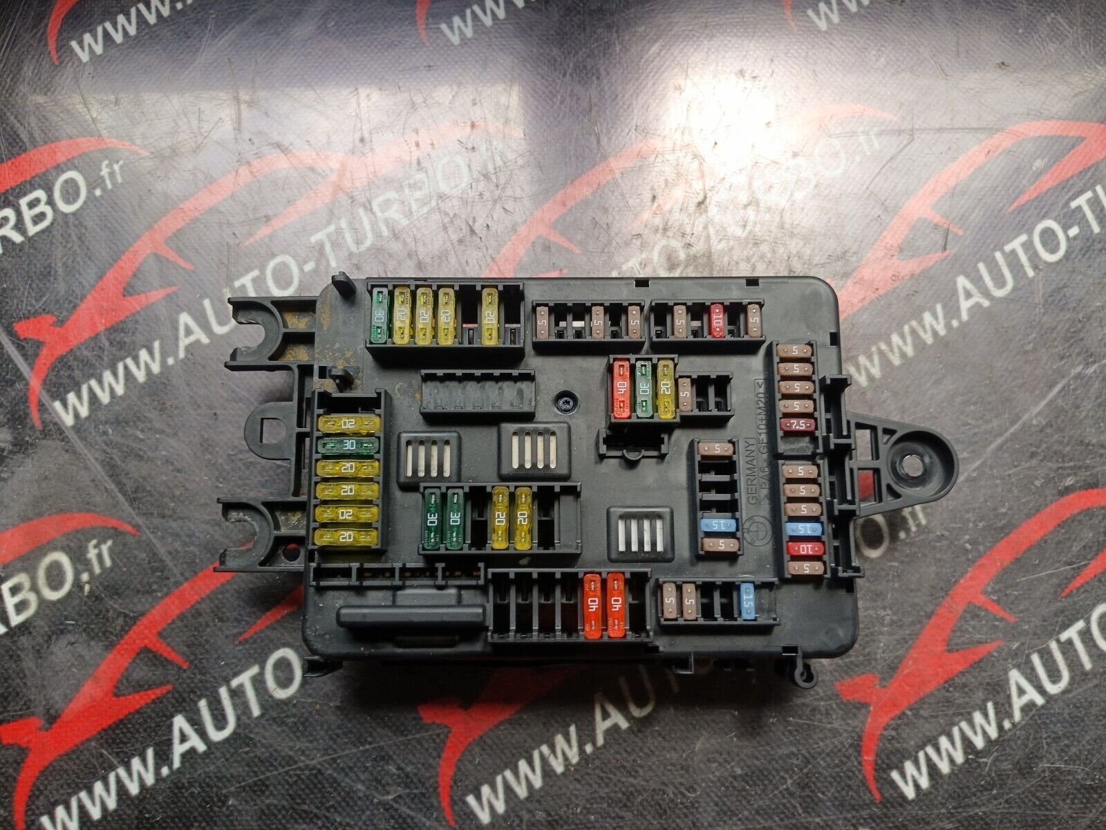 BOITIERE A FUSIBLES BMW 328i GT F34 REFERENCE: 9337880