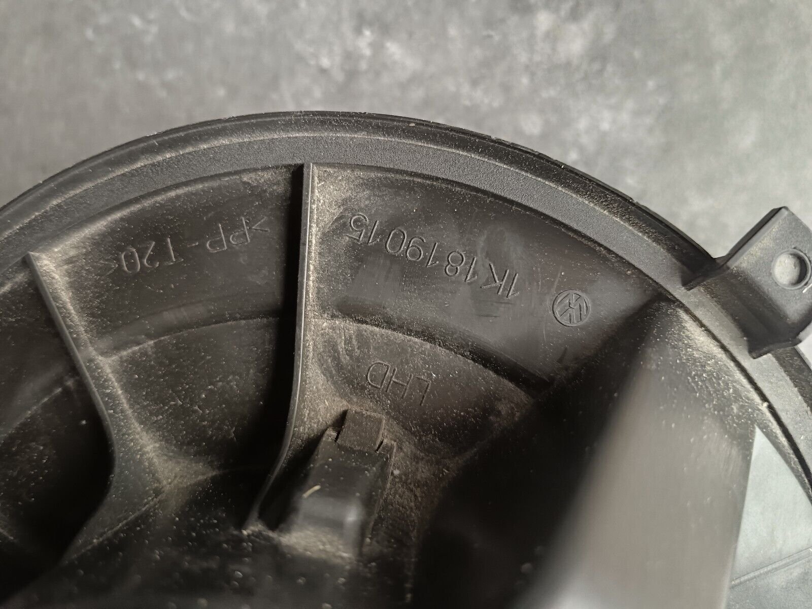 MOTEUR VENTILATEUR CHAUFFAGE VOLKSWAGEN EOS, TOIRAN, GOLF 5 REFERENCE: 1K1819015