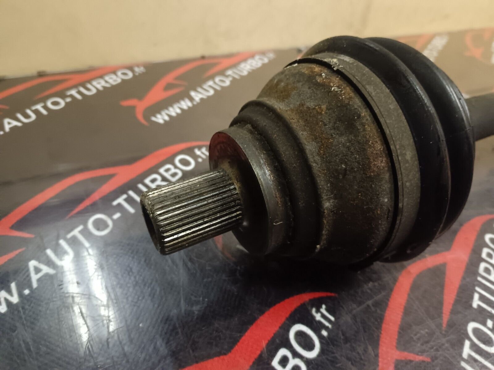 CARDAN AVANT GAUCHE VOLKSWAGEN EOS REFERENCE: 79321598