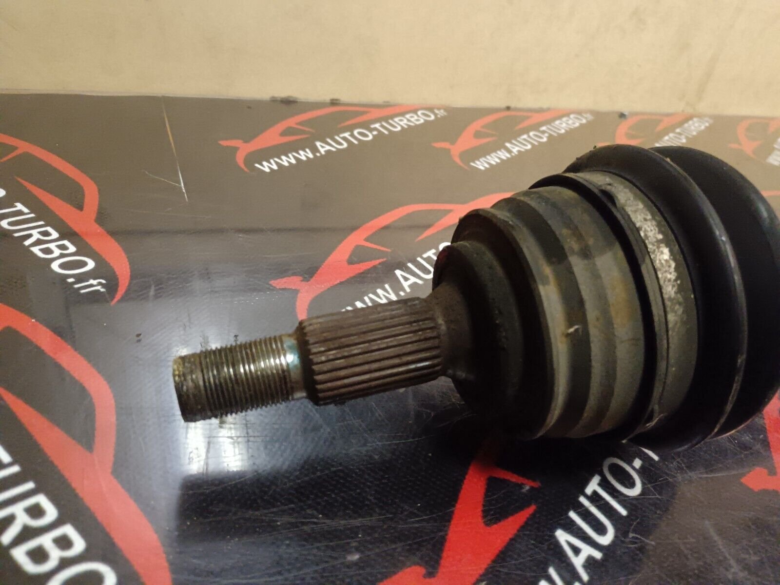 CARDAN AVANT DROIT PEUGEOT 308SW 2 REFERENCE: 9670725580