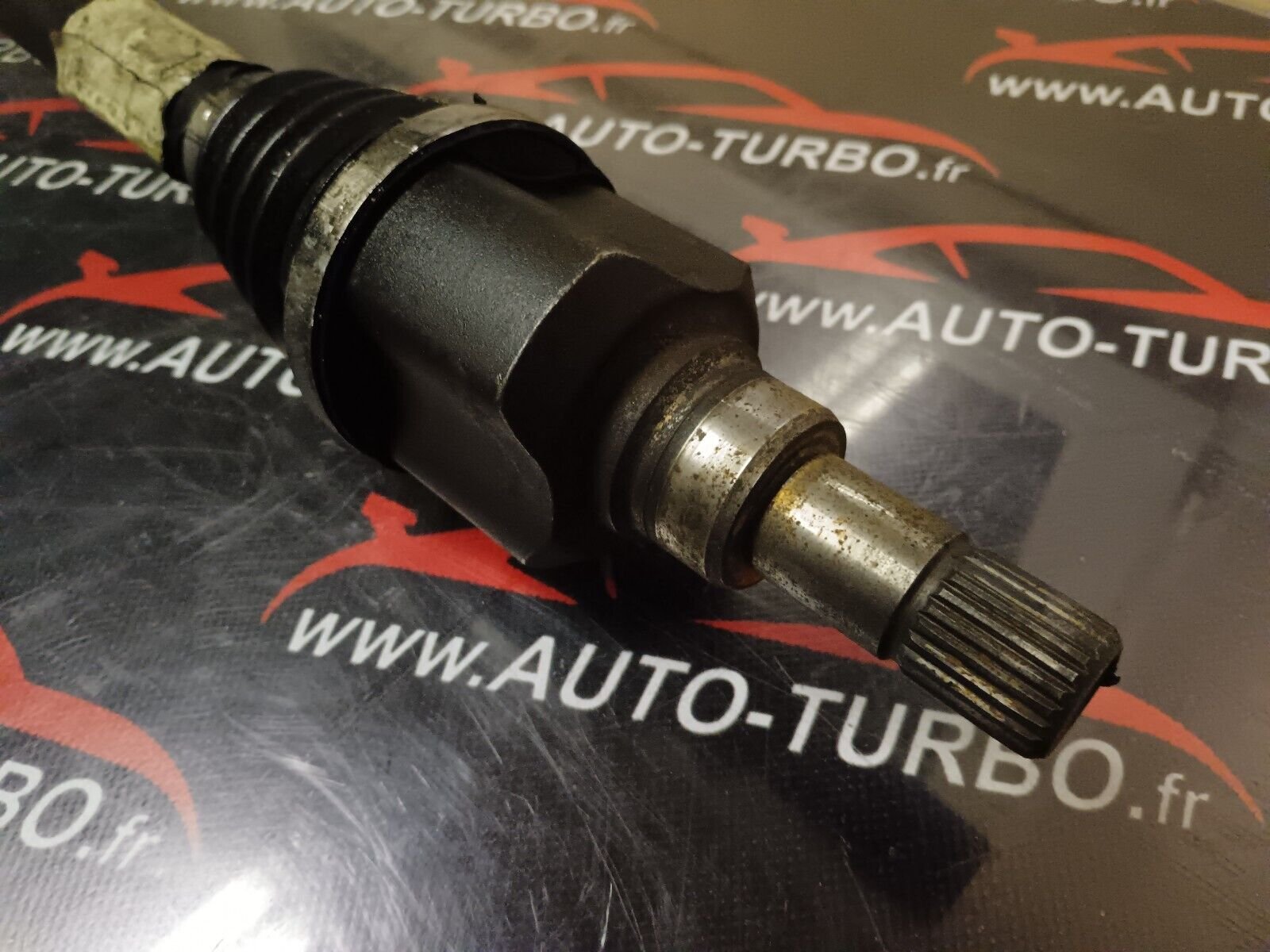 CARDAN AVANT DROIT PEUGEOT 308SW 2 REFERENCE: 9670725580