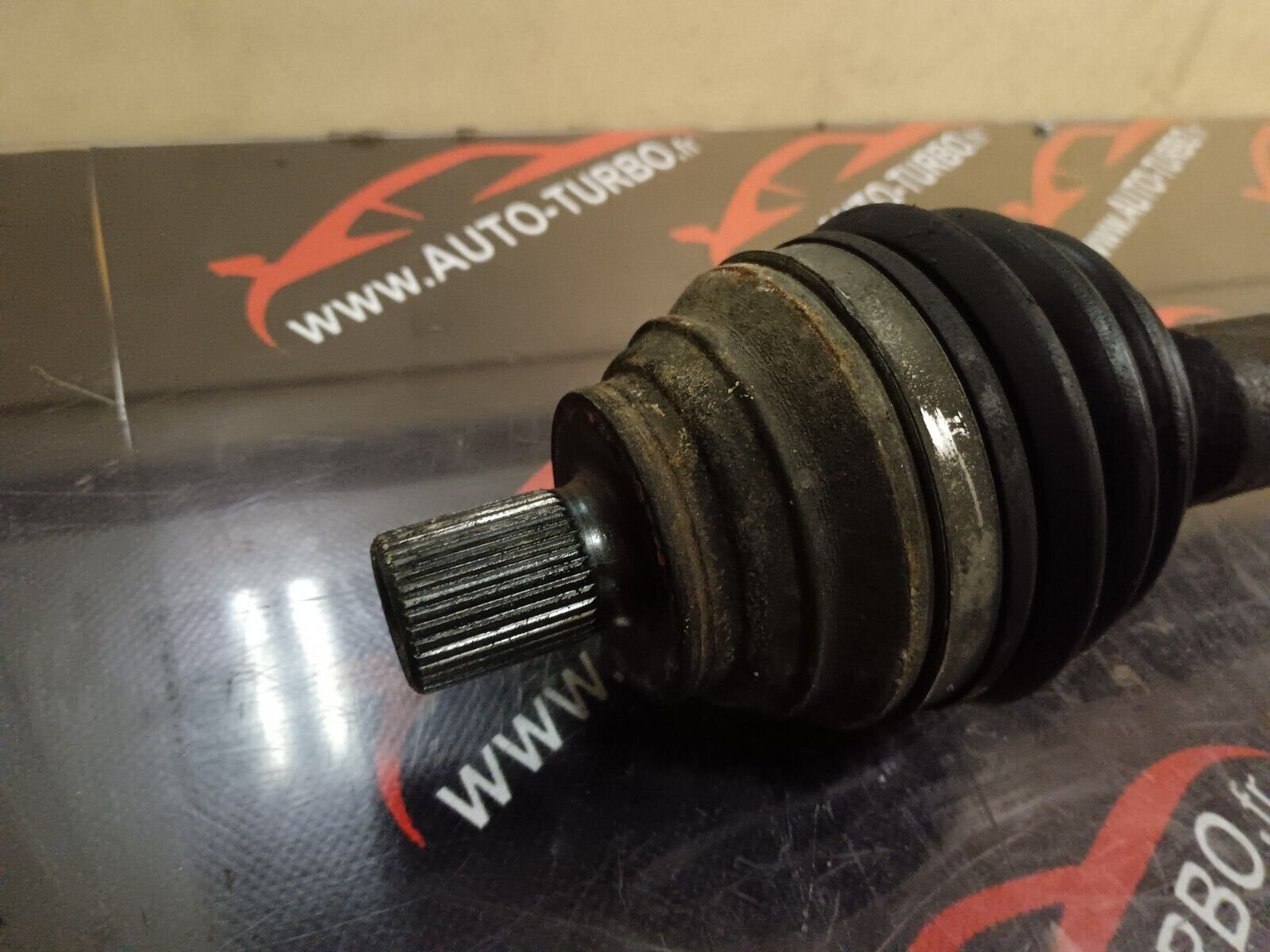 CARDAN AVANT DROIT VOLKSWAGEN GOLF 5 1.9TDI REFERENCE: 1K8407272CC