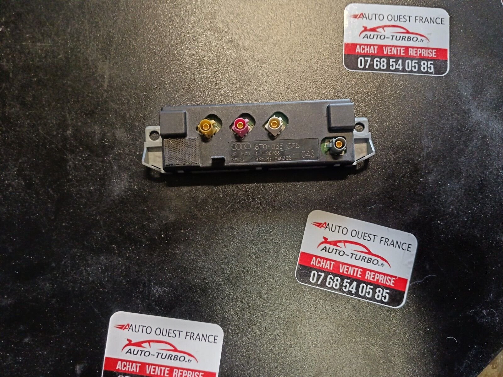 AMPLIFICATEUR ANTENNE FICHE ROSE AUDI A5, A4, A3 REFERENCE:8T0035225