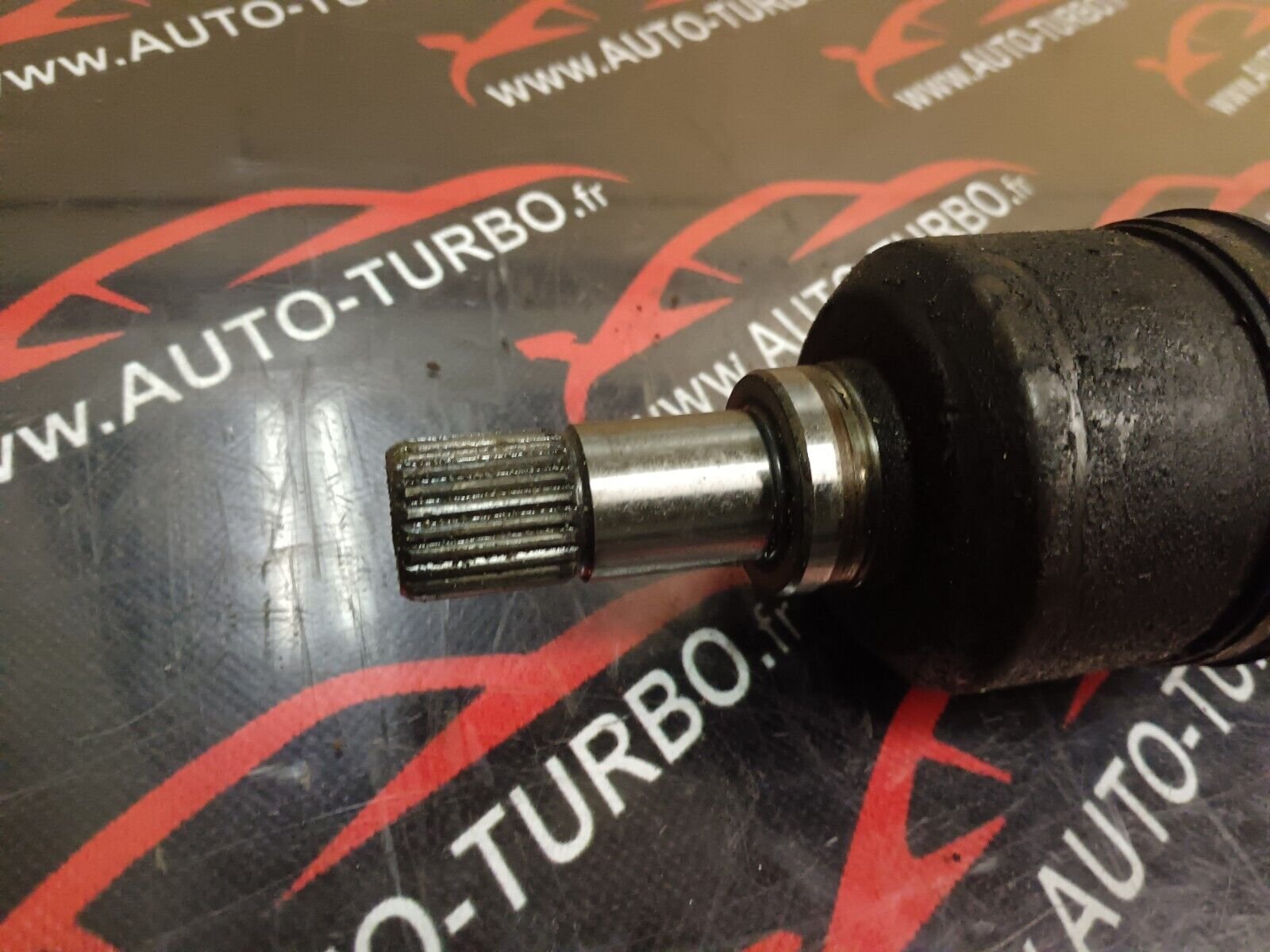 CARDAN AVANT GAUCHE PEUGEOT 307cc REFERENCE: 8MN12