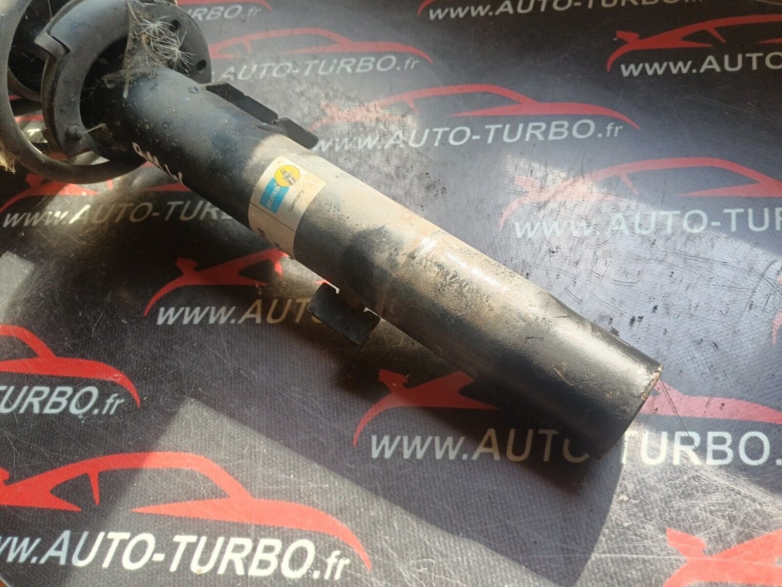 AMORTISSEUR AVANT GAUCHE BMW SERIE 1 E87 116i REFERENCE: 22-144249