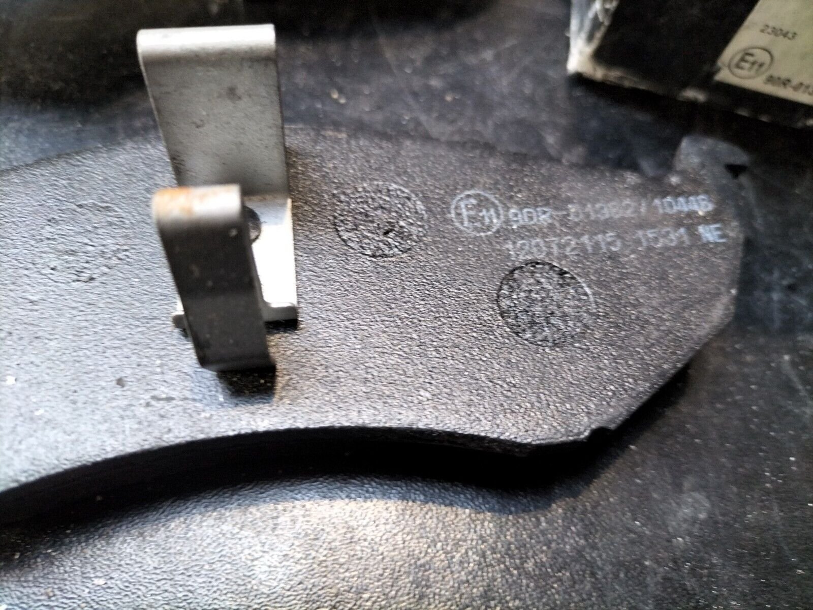 PLAQUETTES DE FREIN AVANT CHRYSLER 300C DODGE DELPHI LP1531