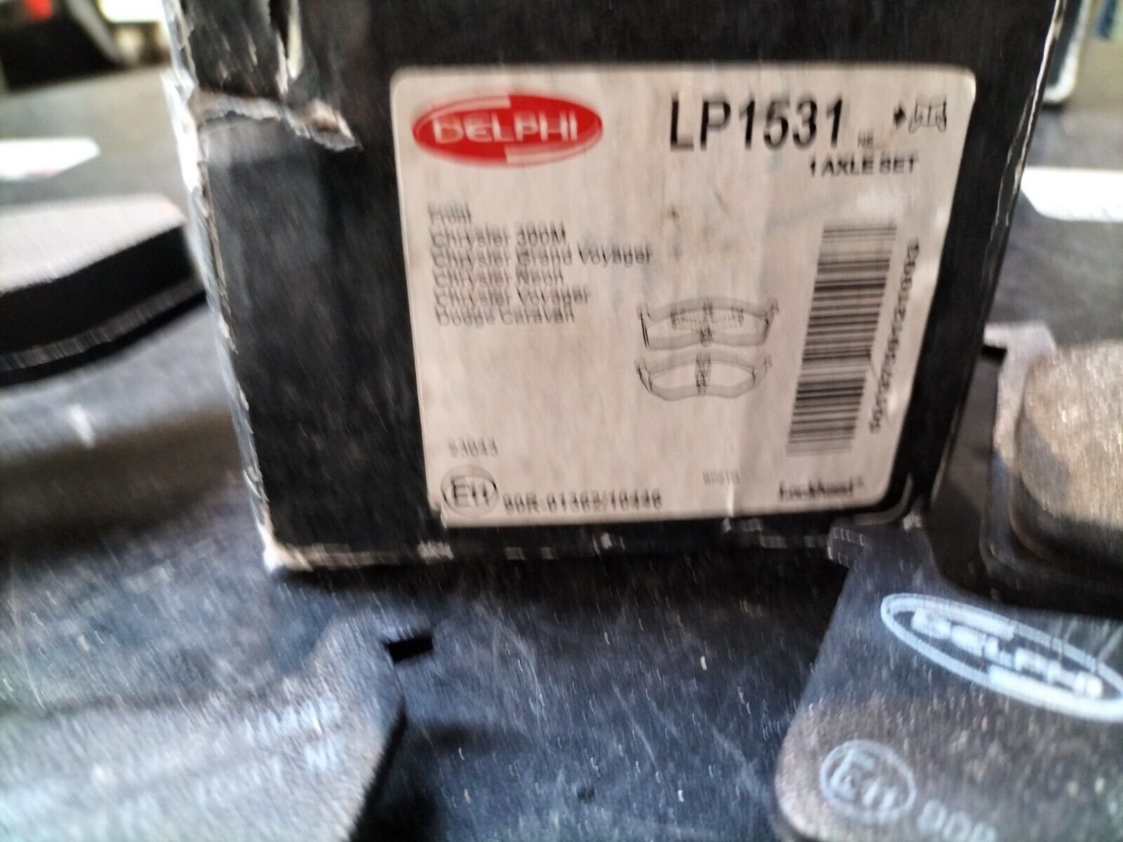 PLAQUETTES DE FREIN AVANT CHRYSLER 300C DODGE DELPHI LP1531