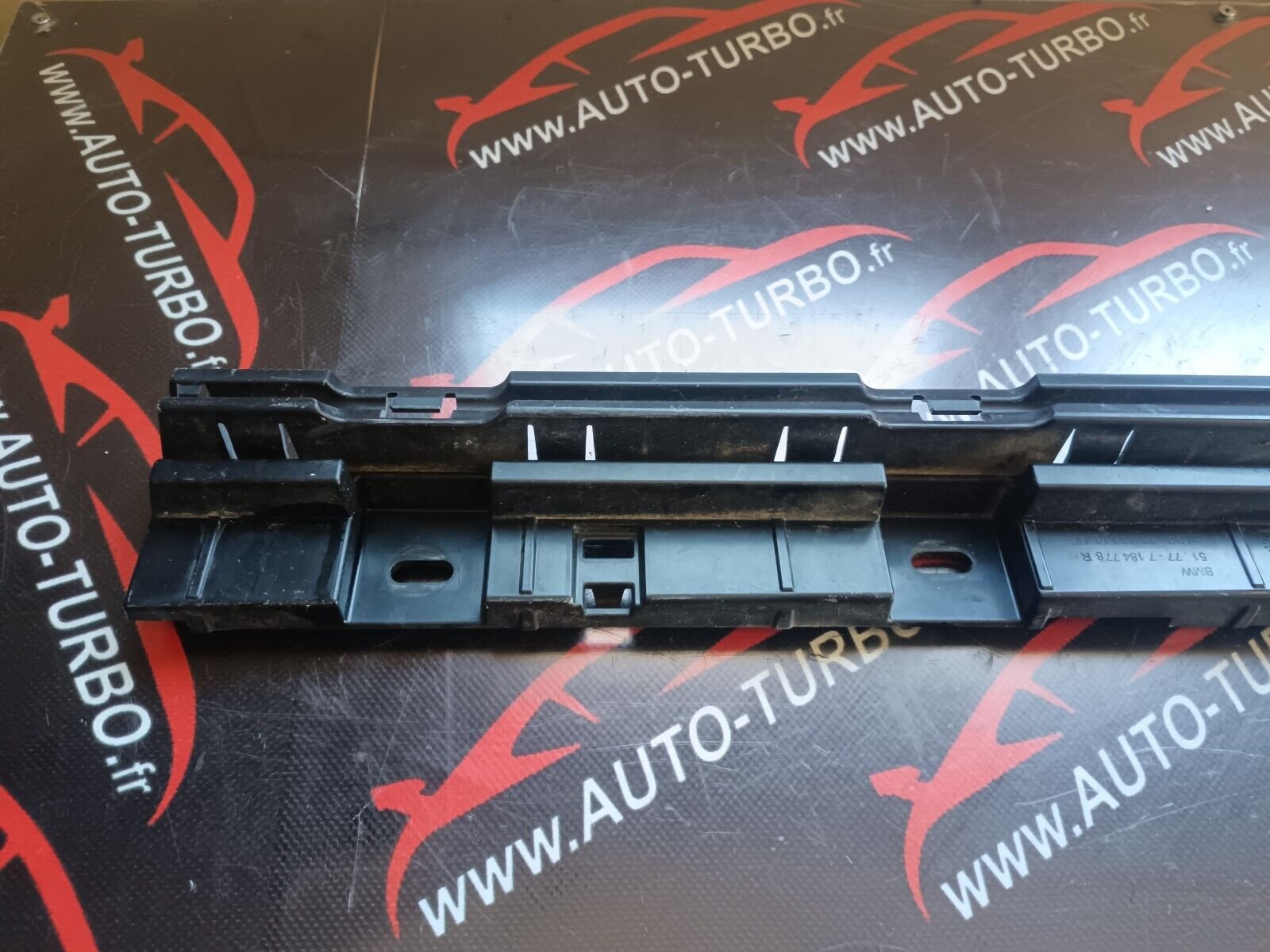 SUPPORT DU BAS DE CAISSE BMW 520 F10 REFERENCE:7184778