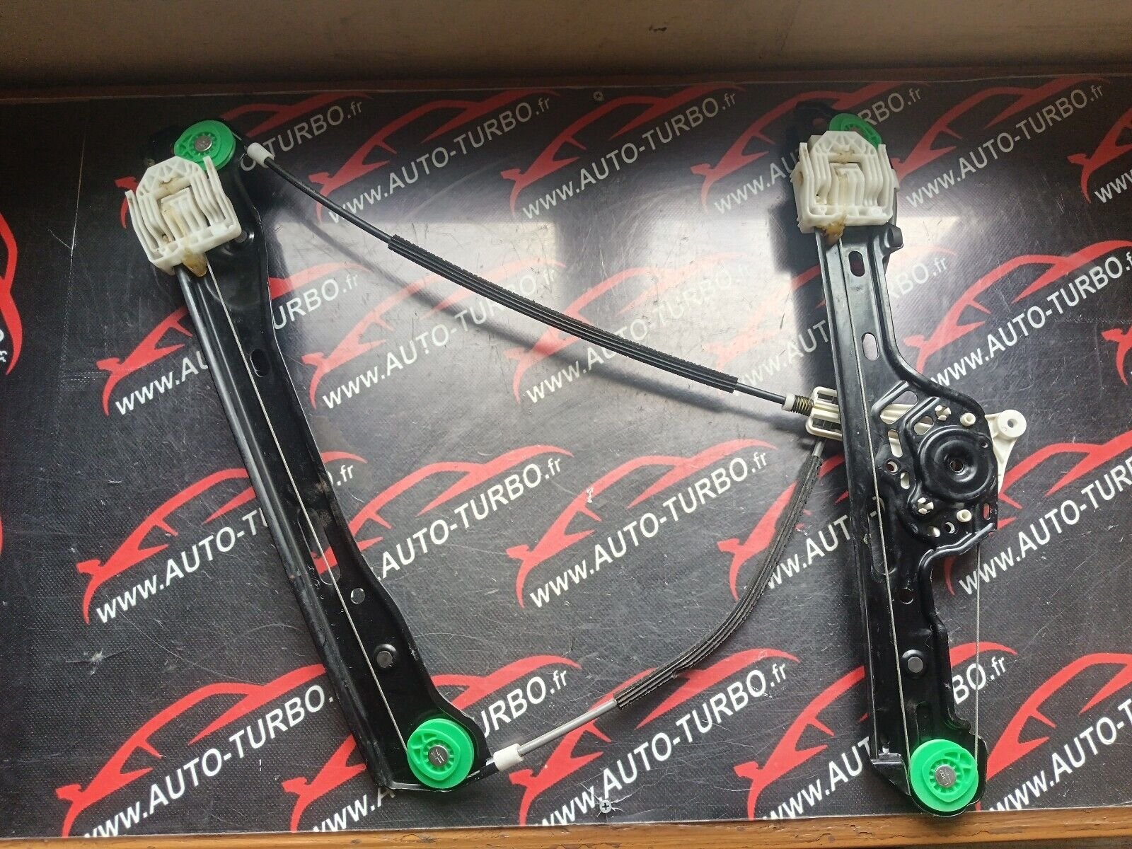 SYSTEME LEVE VITRE AVANT DROIT BMW SERIE1 E87 116i REFERENCE: 7067796