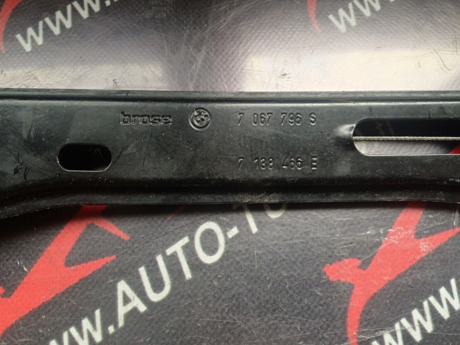 SYSTEME LEVE VITRE AVANT DROIT BMW SERIE1 E87 116i REFERENCE: 7067796