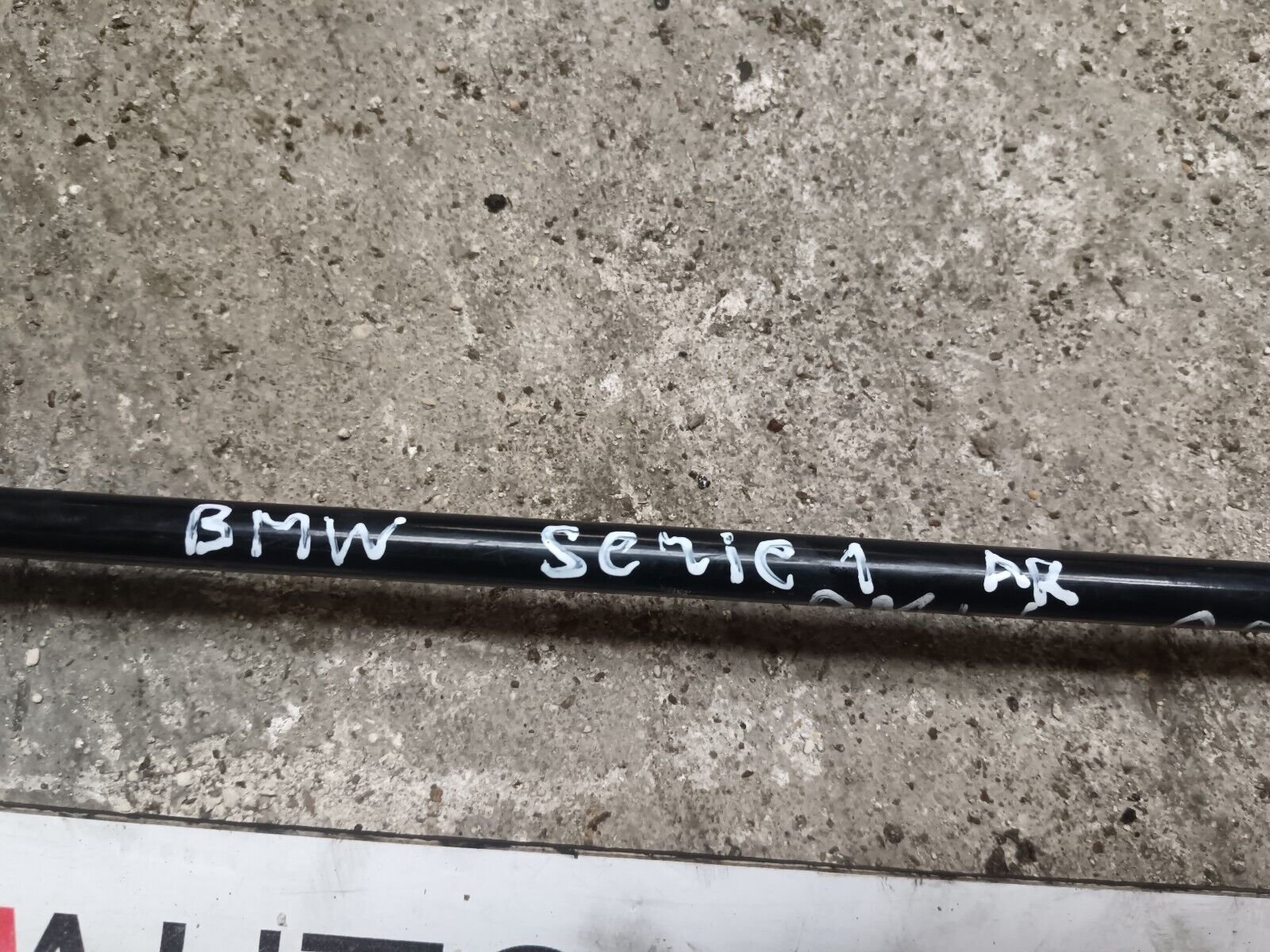 BARRE STABILISATRICE ARRIERE BMW SERIE 1 REFERENCE: 67215741